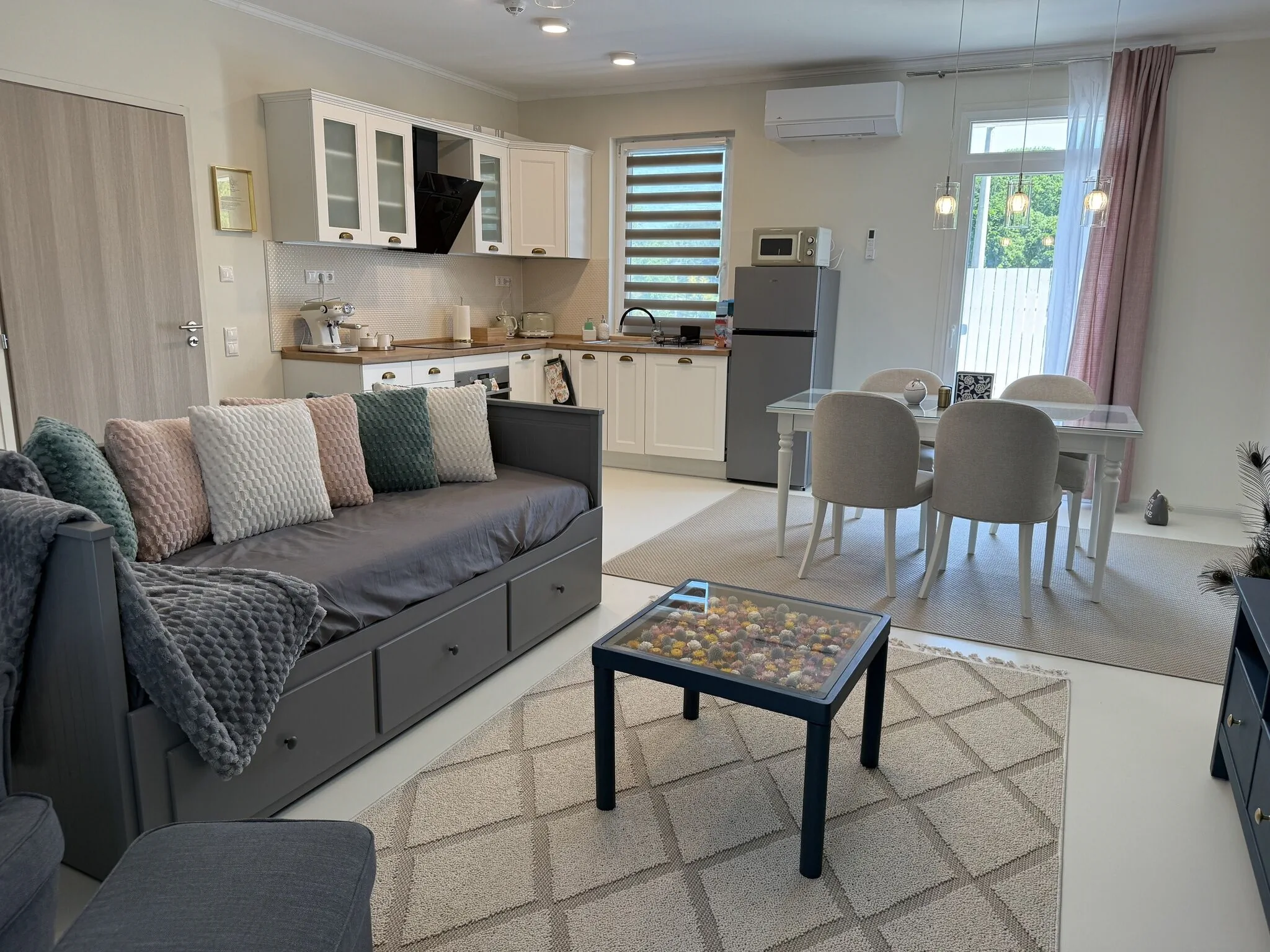 Fehér Lótusz Apartmanház Balatonföldvár - foto 4