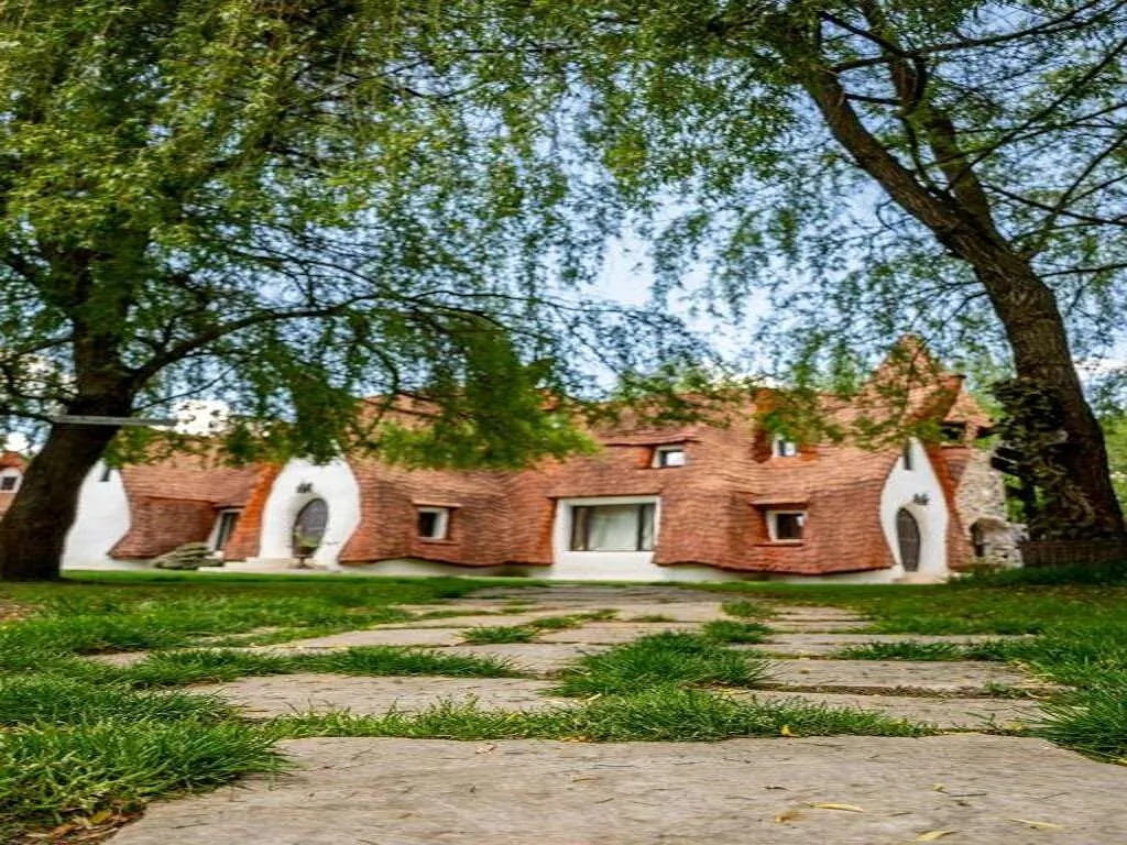 Castelul de Lut Valea Zânelor Porumbacu de Sus – Porumbacu de Sus, Rumunsko