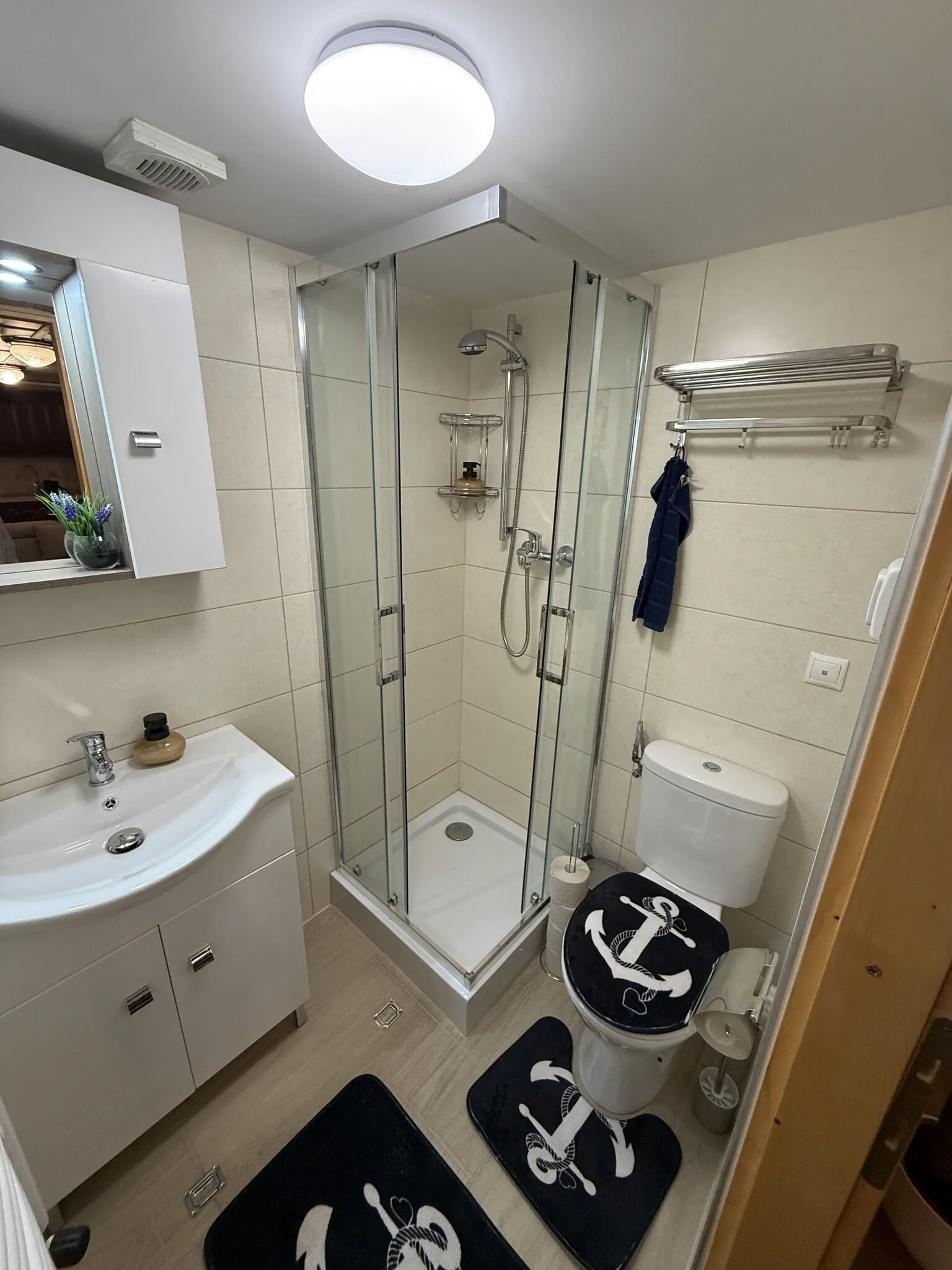 DunaLuxe Apartmanhajó Szob – Szob, Maďarsko