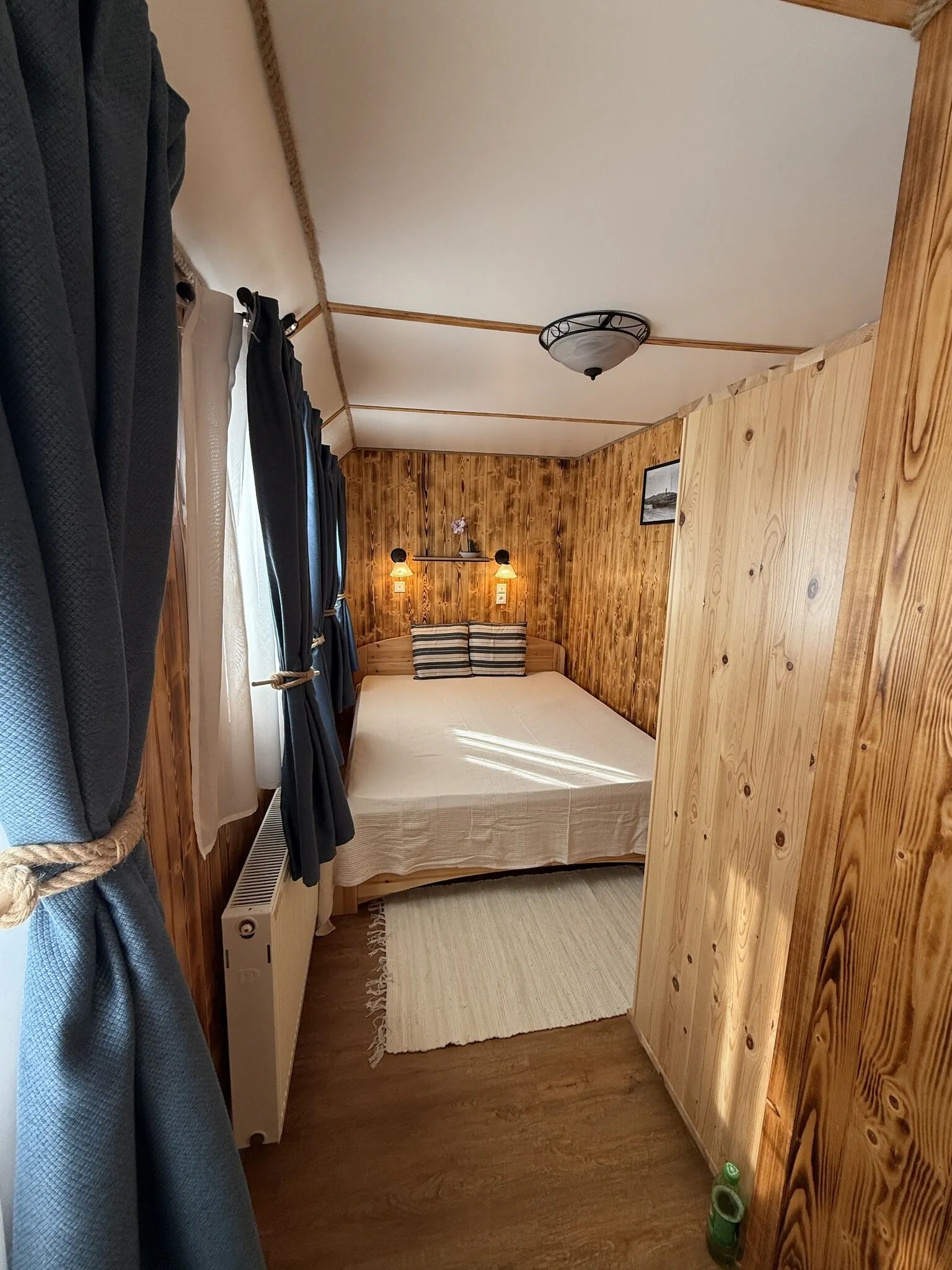 DunaLuxe Apartmanhajó Szob – Szob, Maďarsko