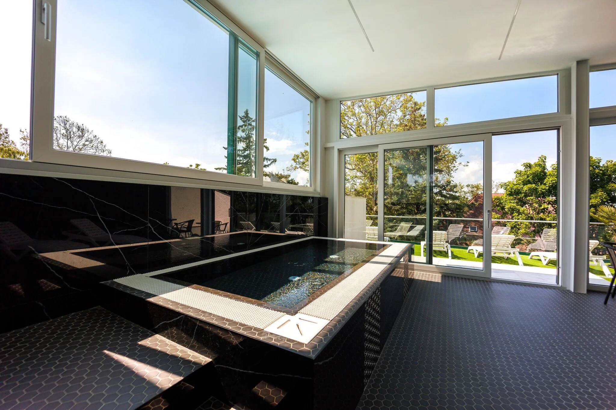 Villa Bauhaus Wellness Apartman 106 Siófok – Siófok, Węgry