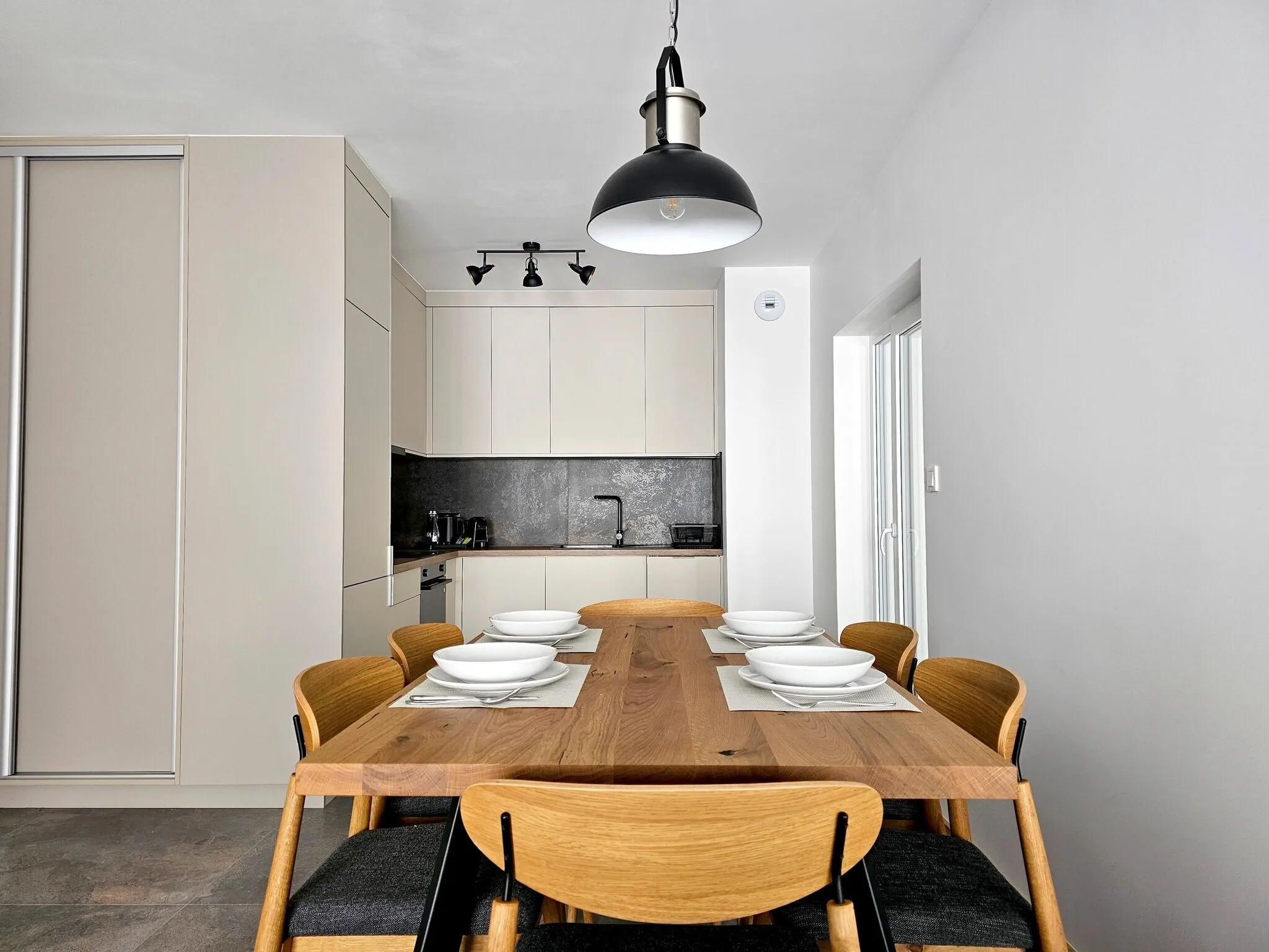 Coastline Residence – Designer Seaside Apartment with Pool, 2-Minute Walk to the Beach – Łukęcin, Polonia