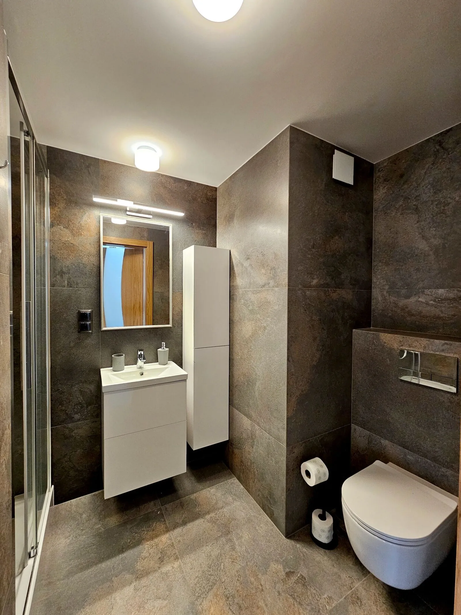 Coastline Residence – Designer Seaside Apartment with Pool, 2-Minute Walk to the Beach – Łukęcin, Polonia