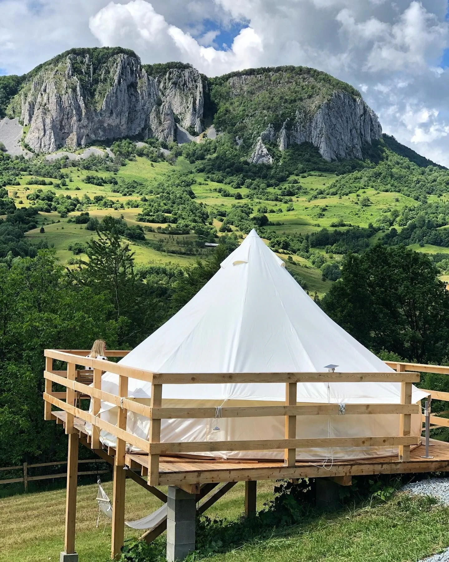 Glamping Hodinarium Buceș-Vulcan – Buceș-Vulcan, România