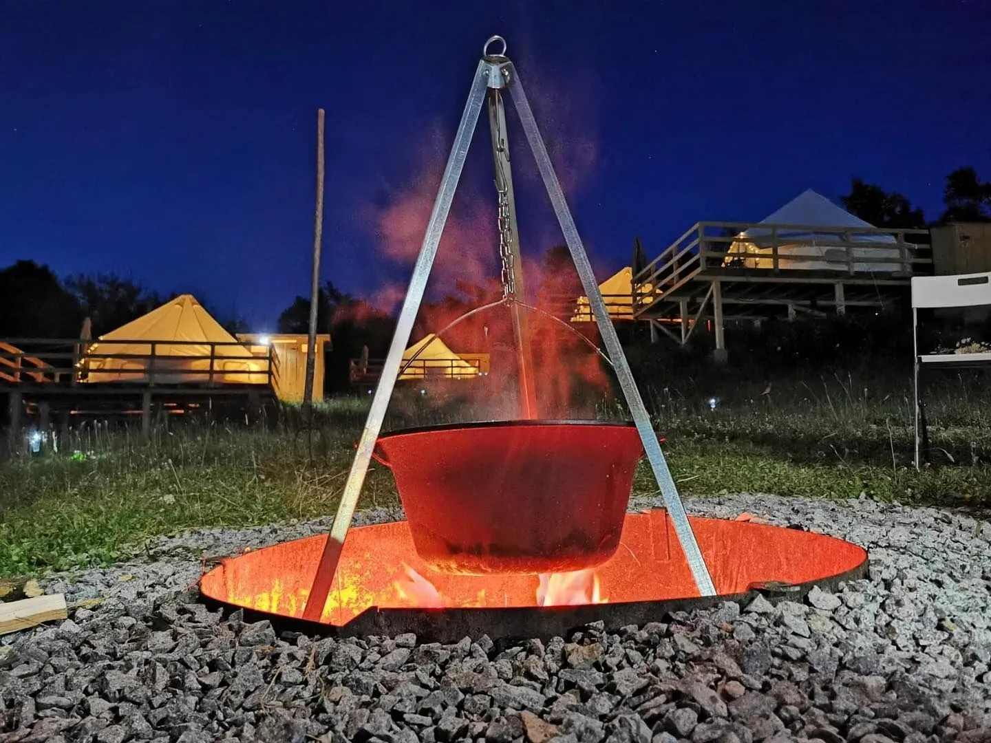 Glamping Hodinarium Buceș-Vulcan – Buceș-Vulcan, România