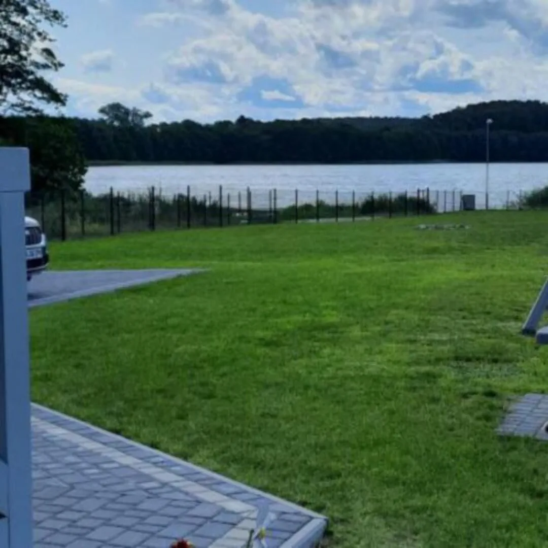Szary domek 2 nad jeziorem SEA & LAKE Kołczewo - foto 9