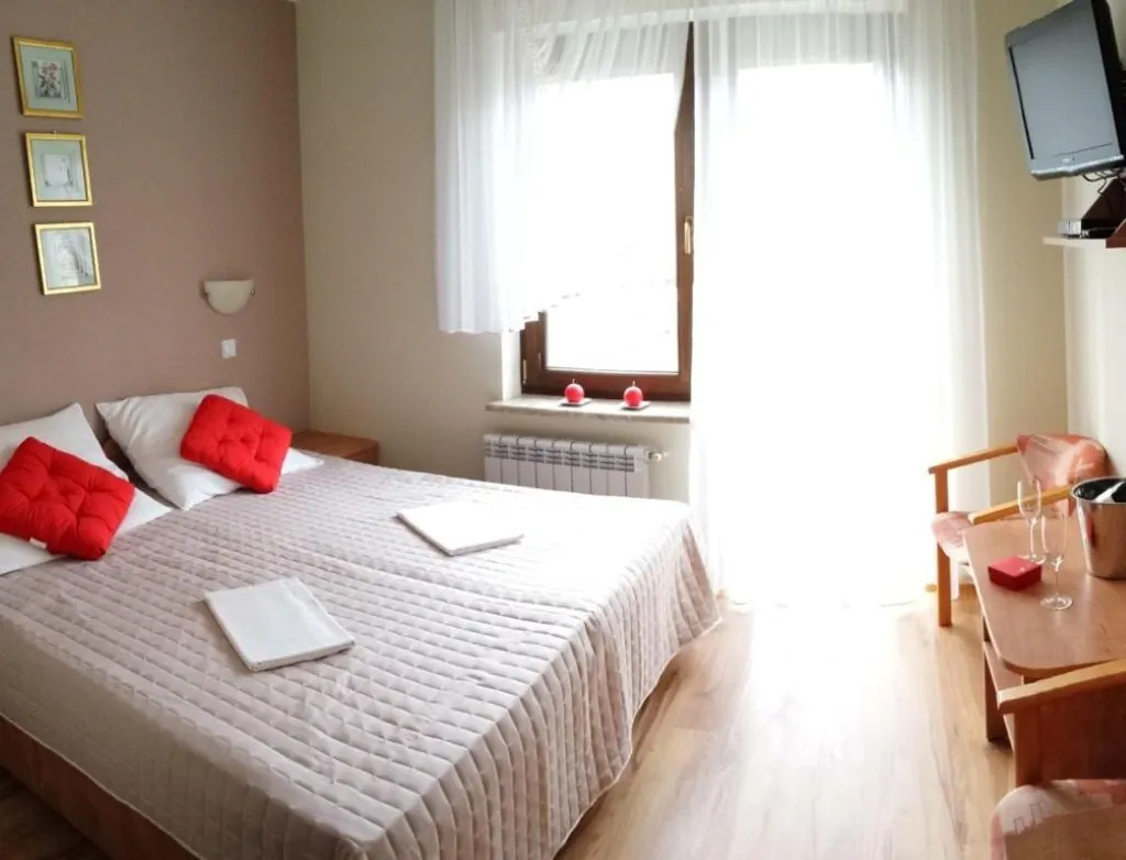 POKOJE GOŚCINNE JANTAR ŁUKĘCIN - foto 7