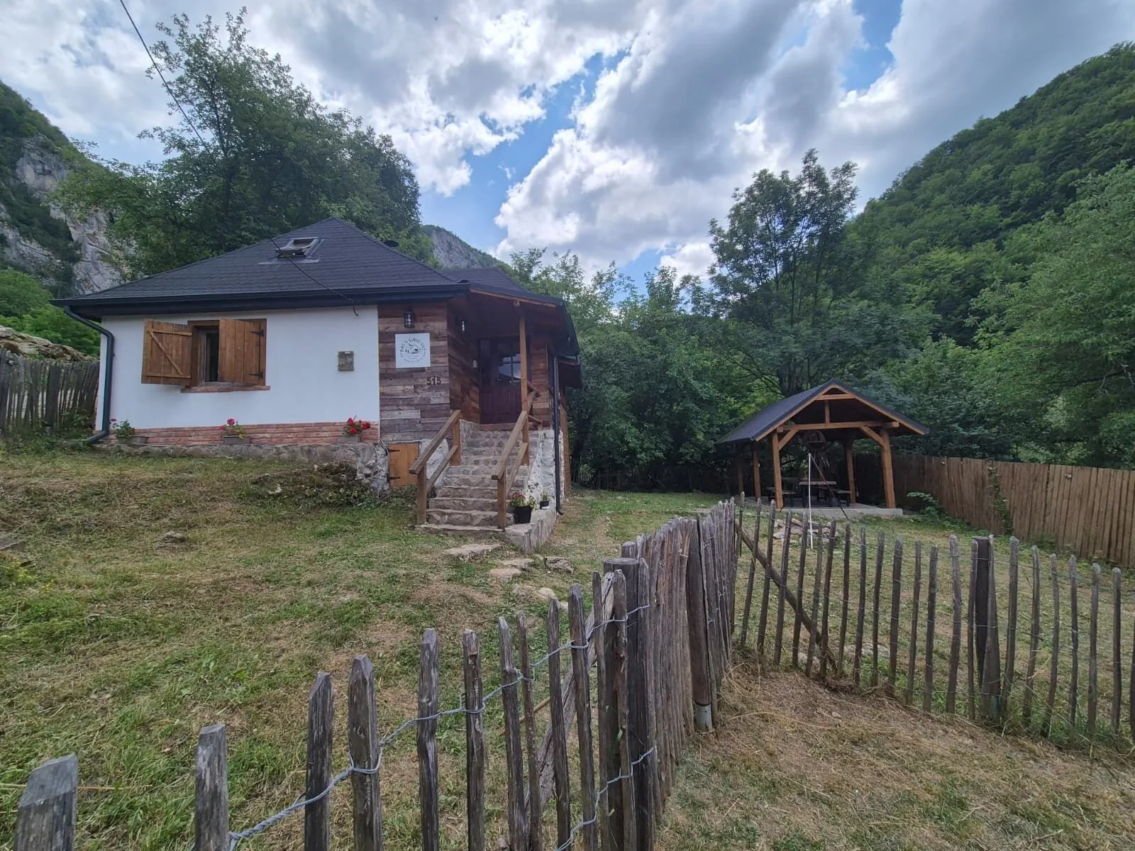 Casa Bats Cave Hut Transylvania Sub Piatră – Sub Piatră, România