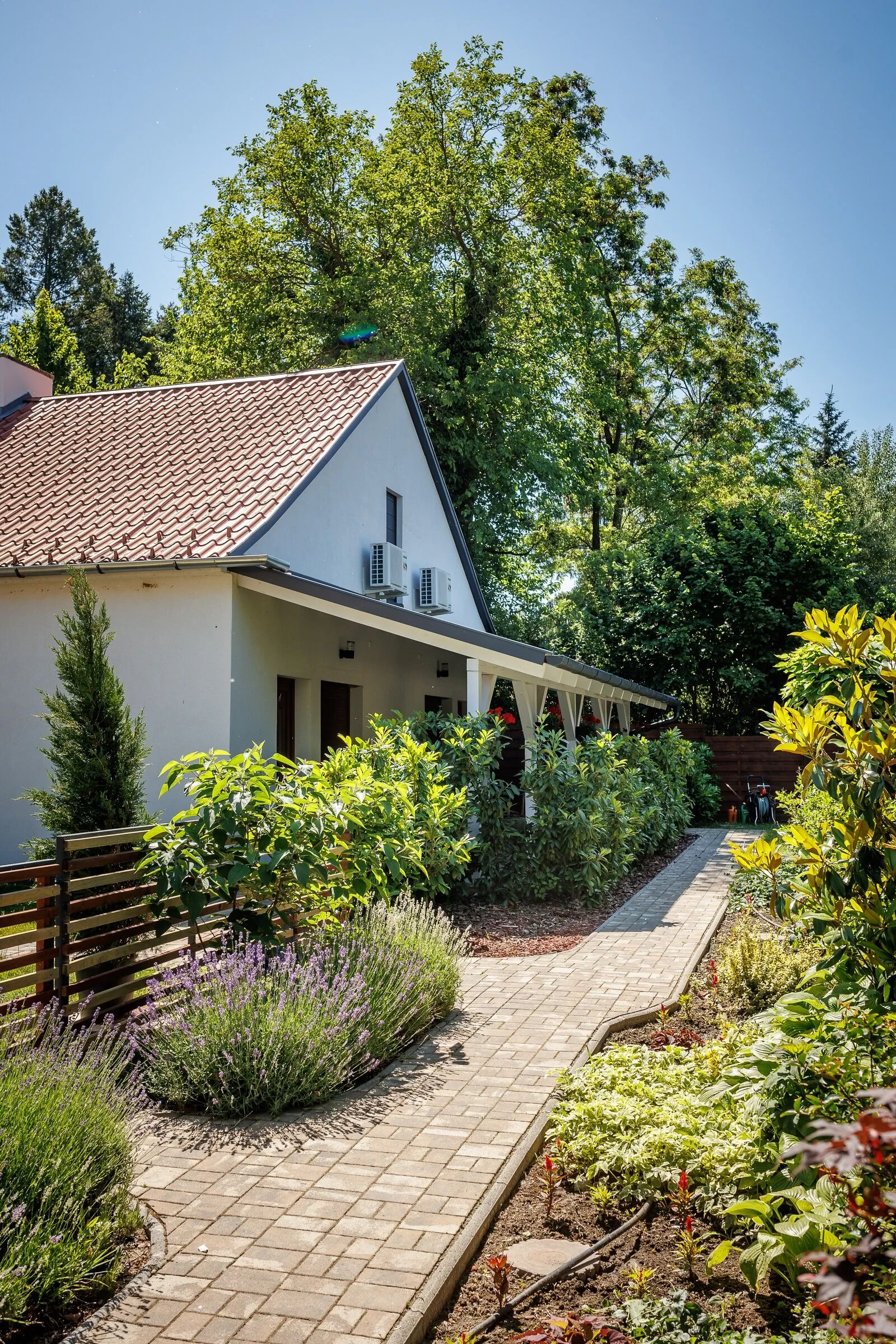 Zier Bisztró&Apartmanok Balatonszemes – Balatonszemes, Ungaria
