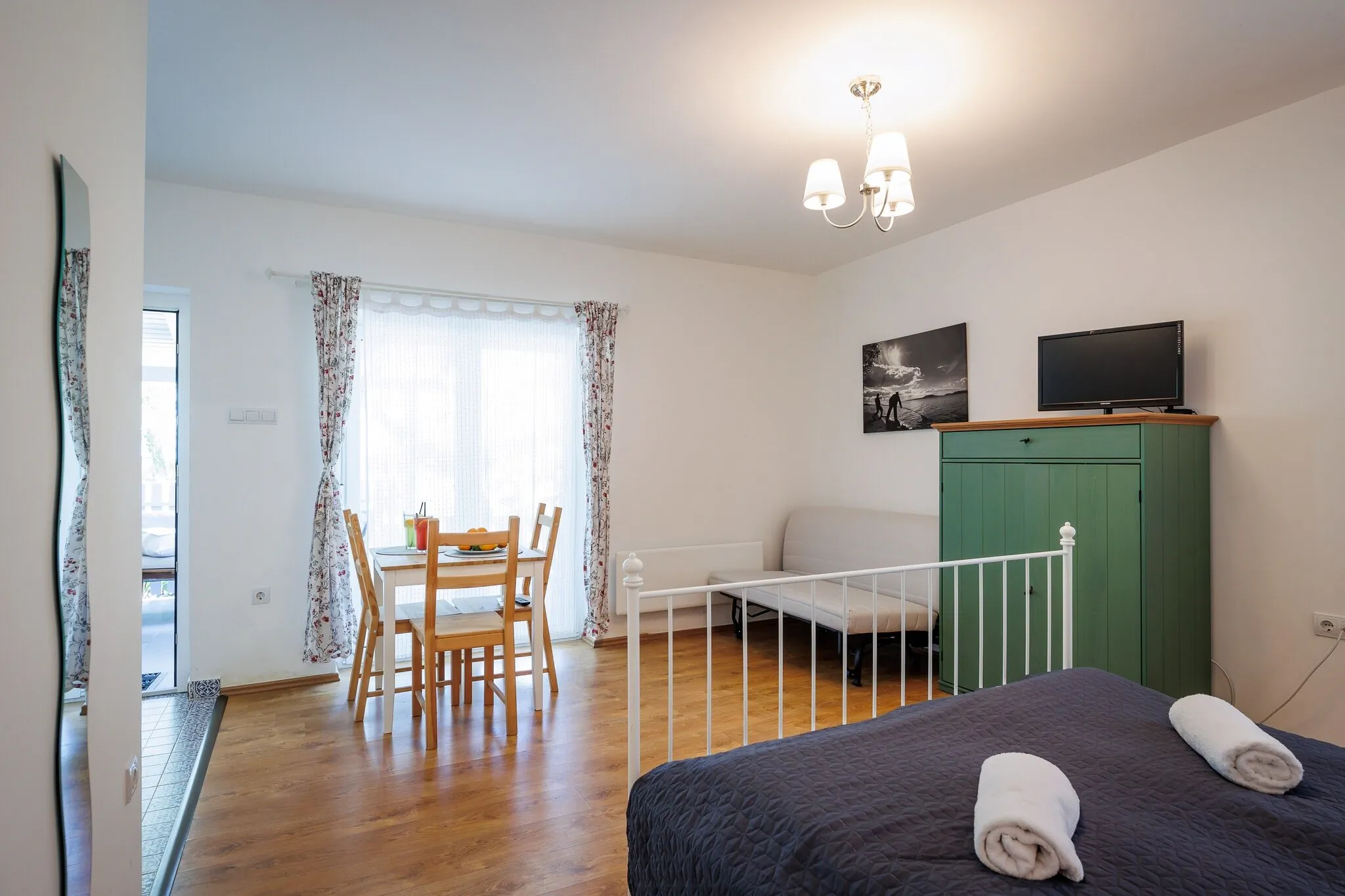 Zier Bisztró&Apartmanok Balatonszemes – Balatonszemes, Ungaria