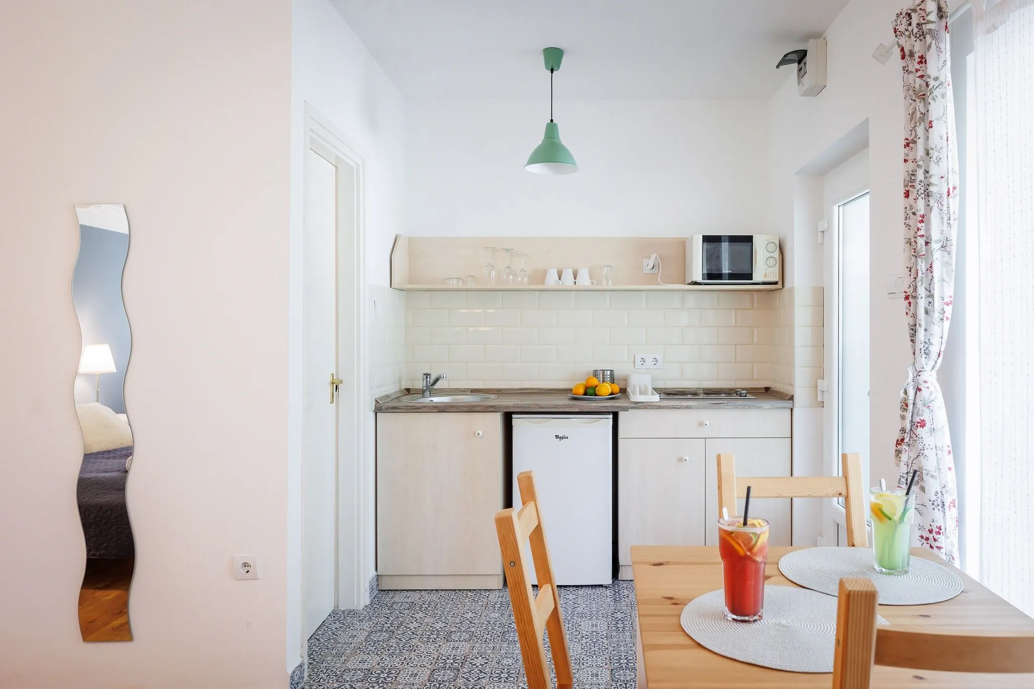 Zier Bisztró&Apartmanok Balatonszemes – Balatonszemes, Ungaria