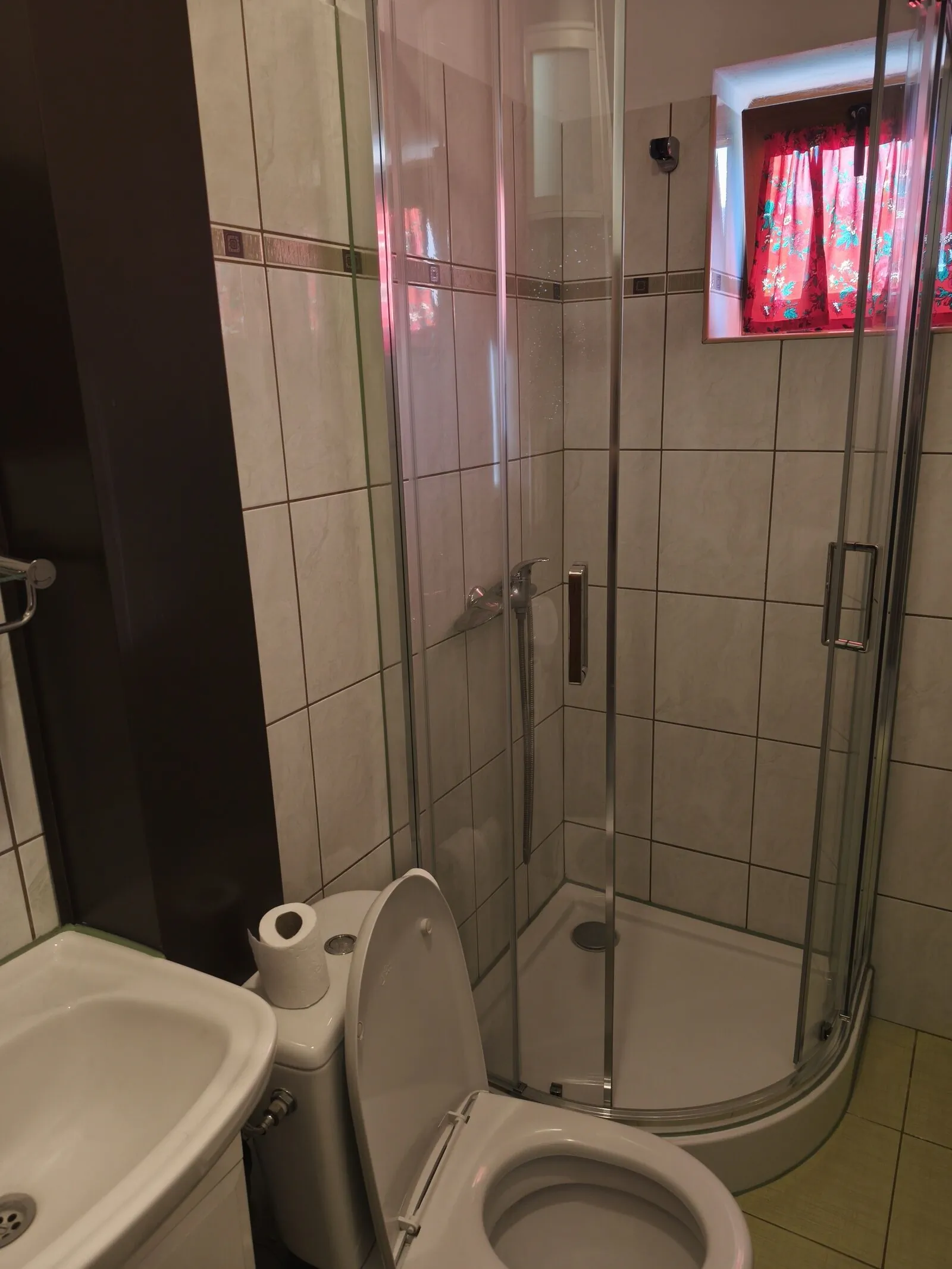 Chata Cichy Kącik Agroturystyka Sromowce Niżne – Sromowce Niżne, Polonia