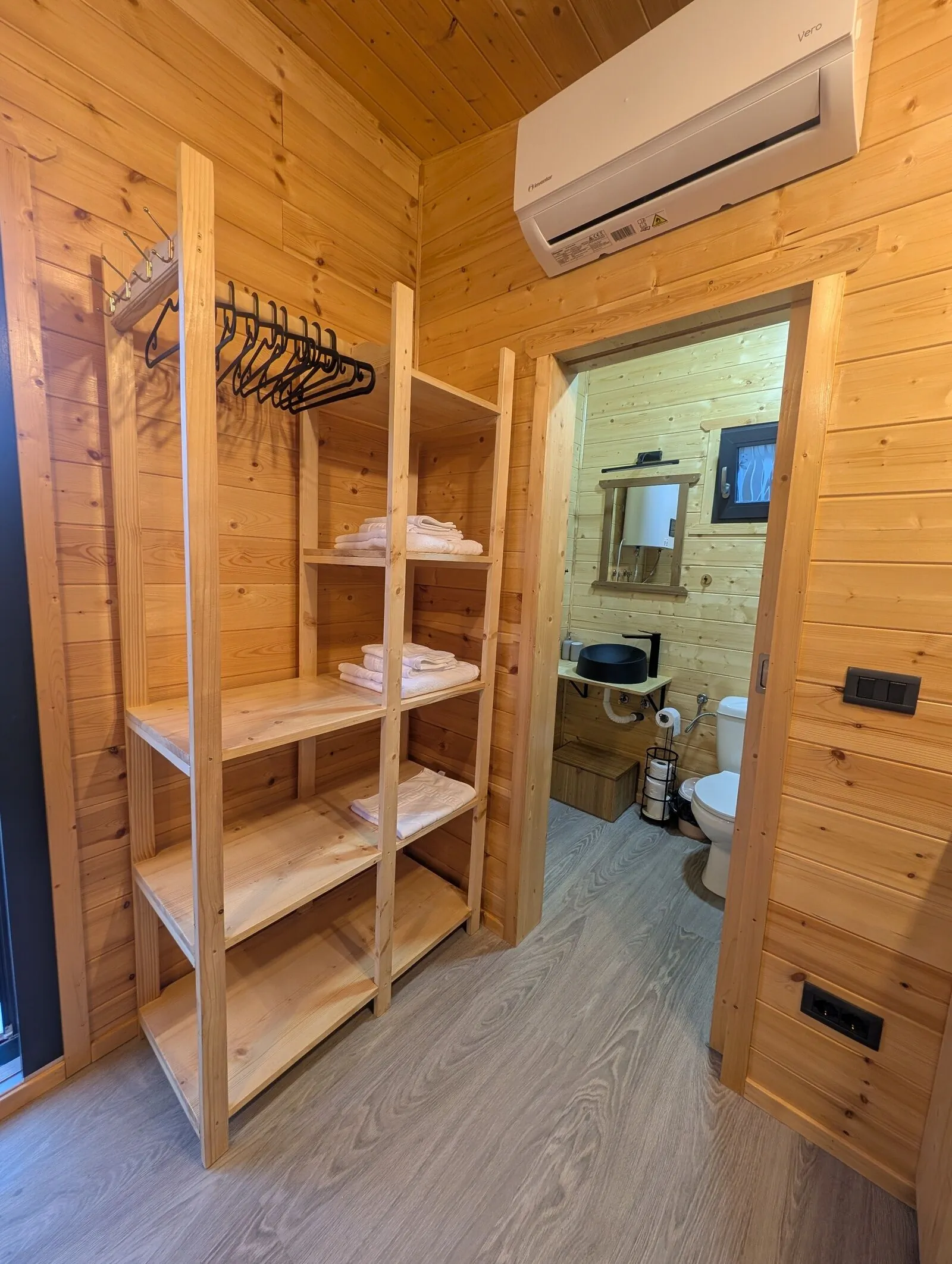Oaza de Liniste Iza Cabins Săcel – Săcel, România