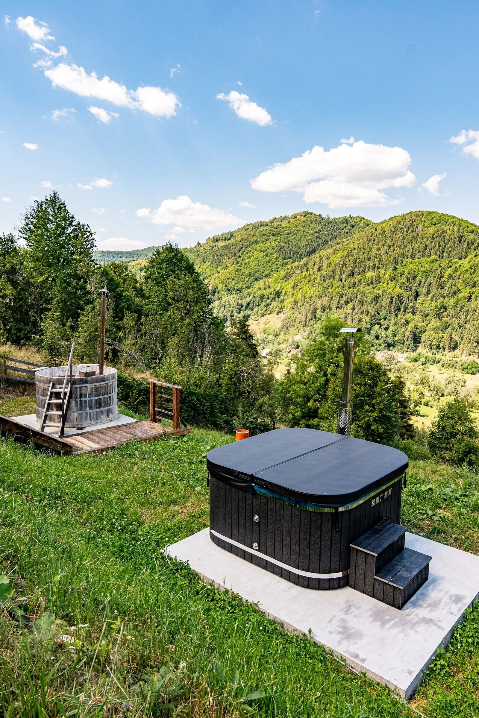 Casa lui Tata din Deal Vâlcăneasa – Vâlcăneasa, România