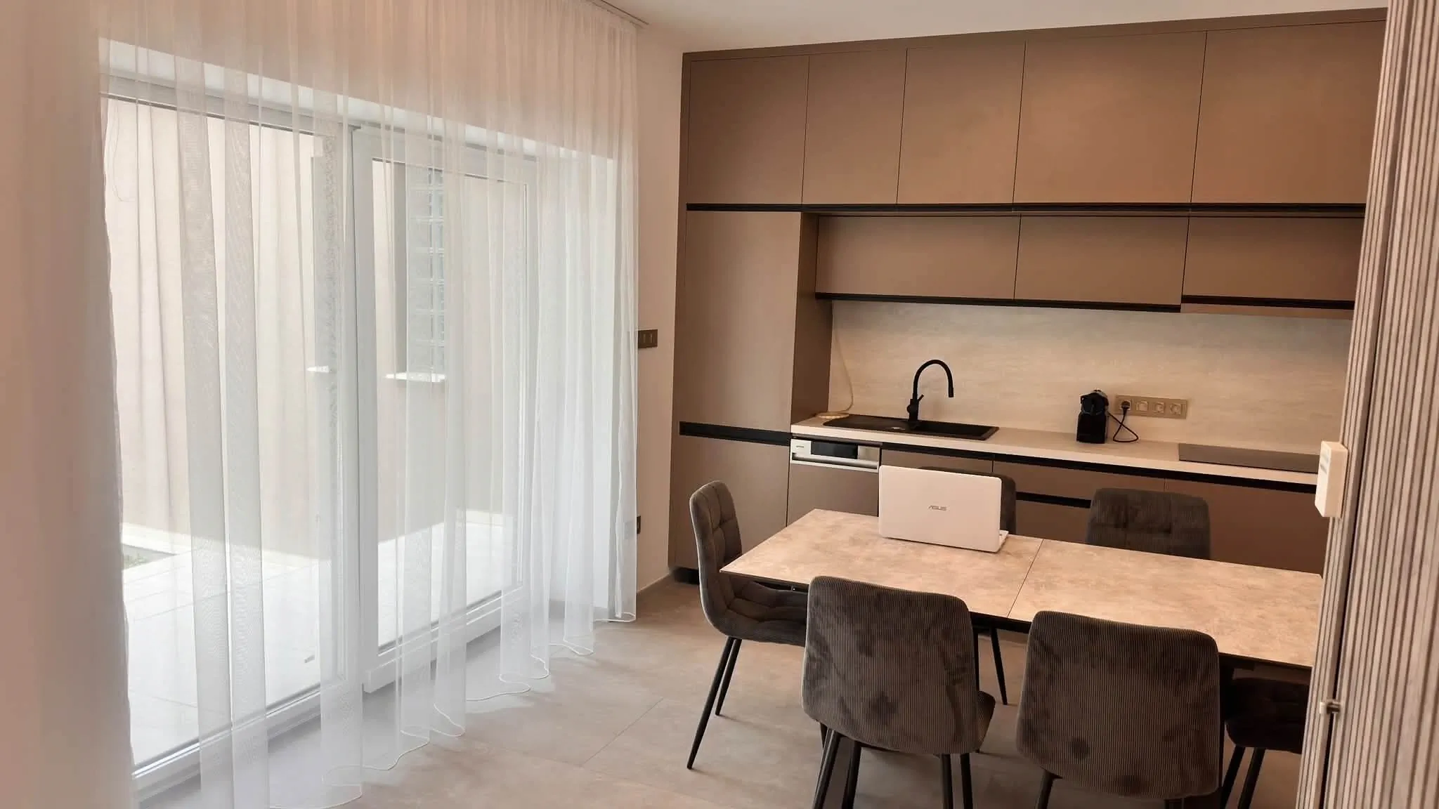 BenLux Villa Apartman Isaszeg - foto 2