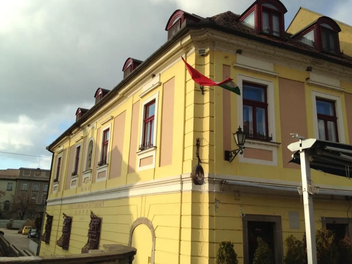 Offi Ház Hotel Eger – Eger, Ungaria