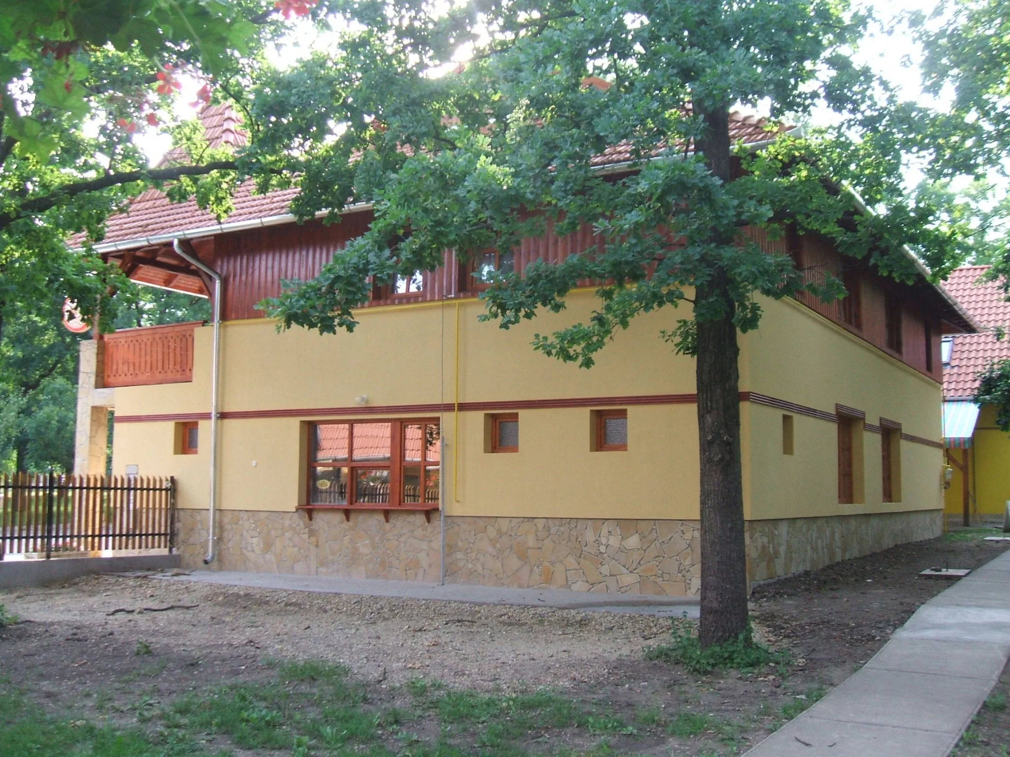 Kiskastély Fogadó-Étterem Füzesgyarmat - foto 6