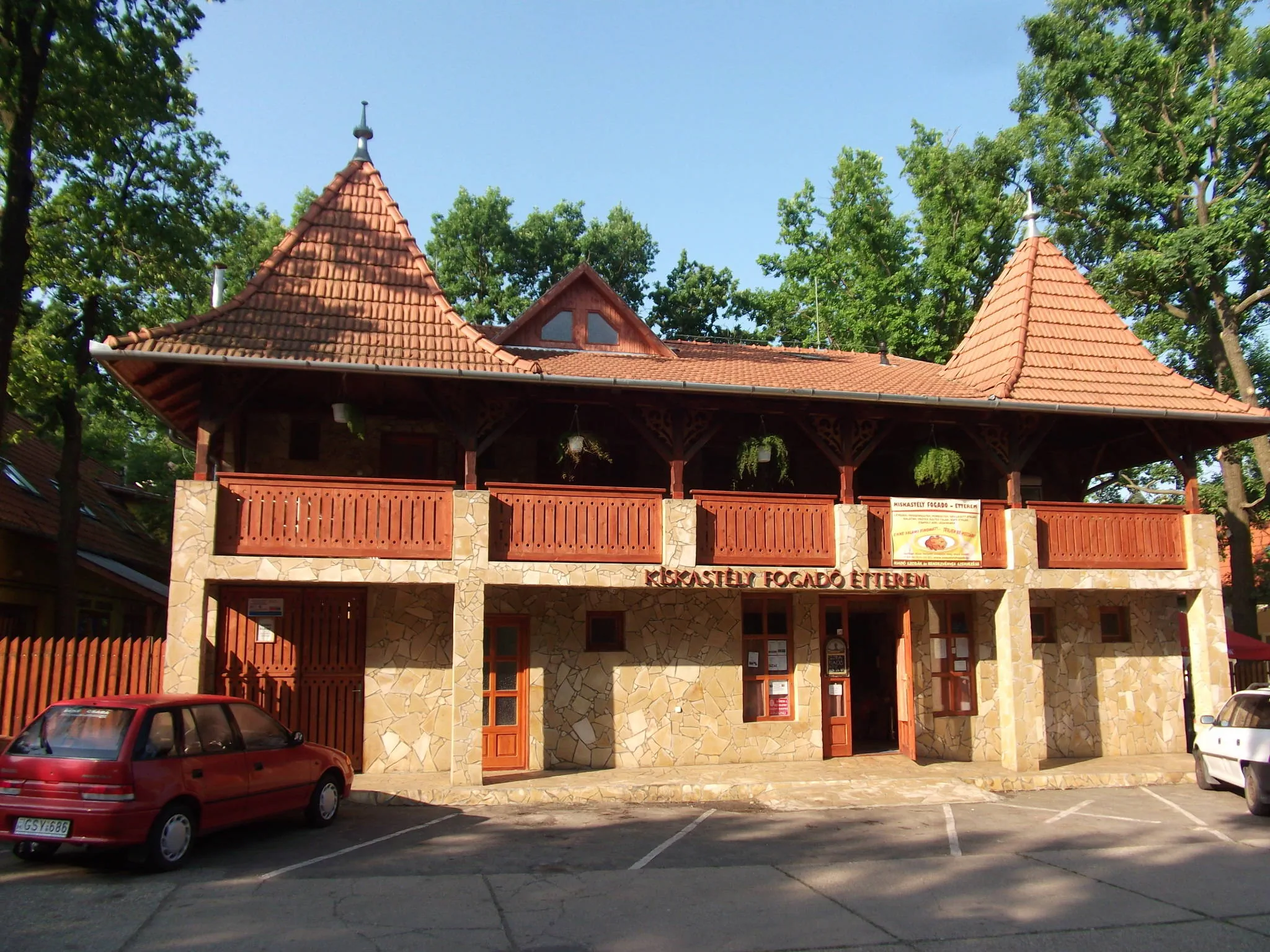 Kiskastély Fogadó-Étterem Füzesgyarmat - foto 7