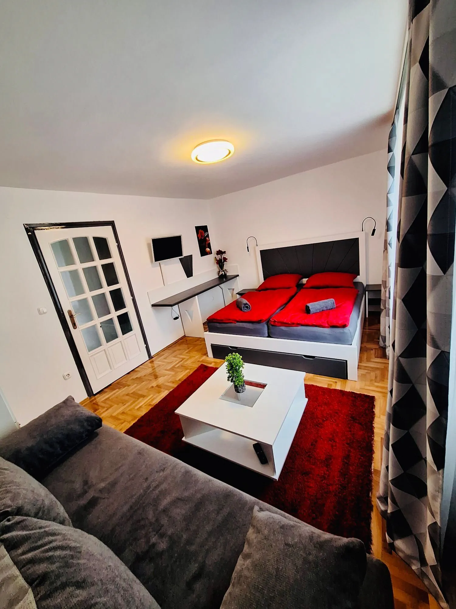 Iskolakert Apartman Sárospatak - foto 1