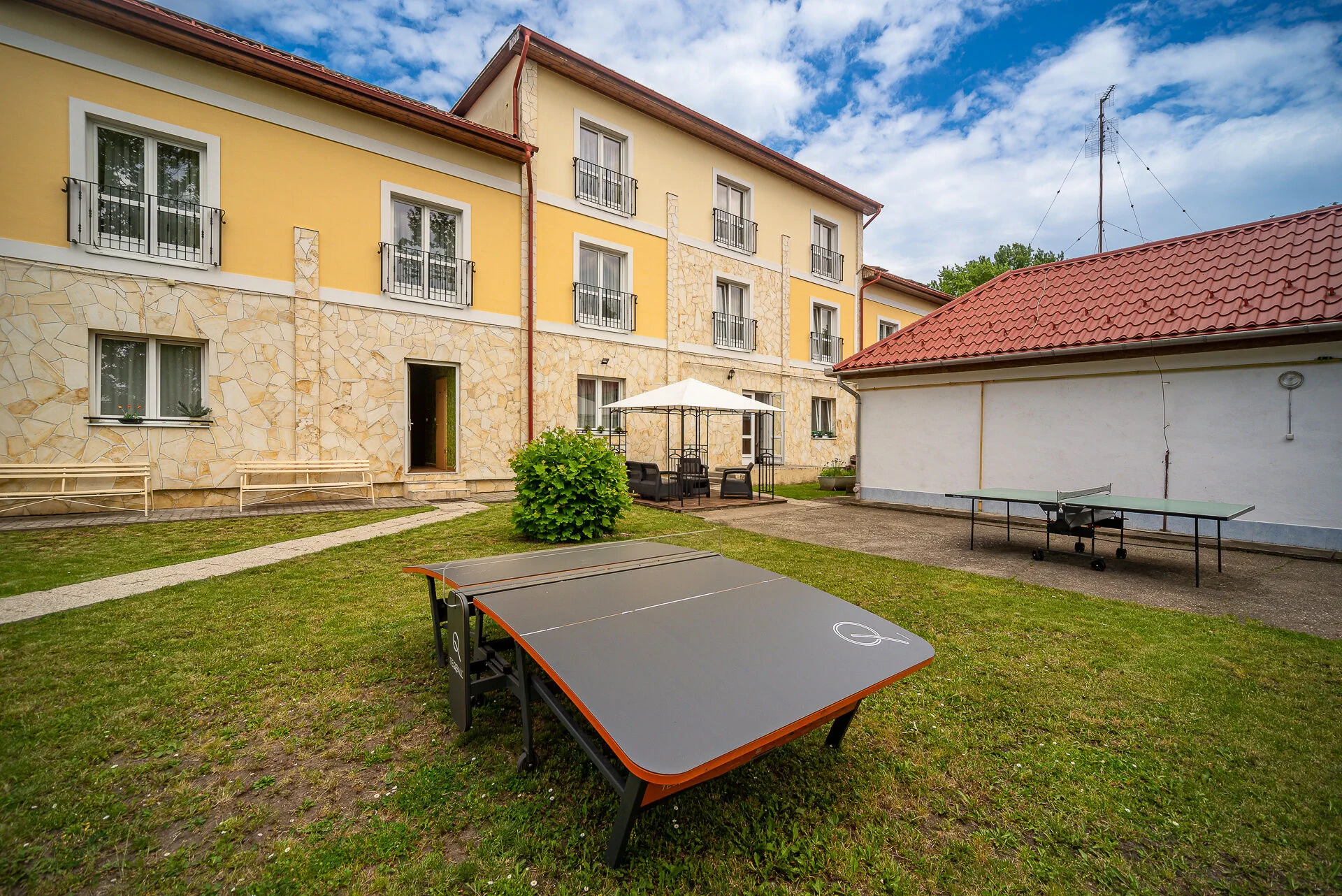 Nefelejcs Hotel Mezőkövesd – Mezőkövesd, Węgry