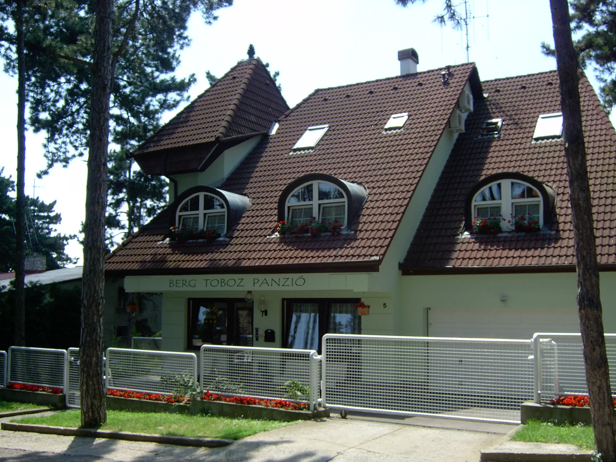 Berg Toboz Panzió Pécs – Pécs, Ungaria