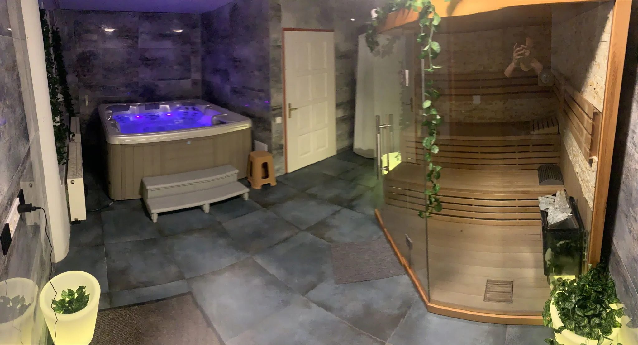 Várfal Wellness Panzió Pécs – Pécs, Ungaria