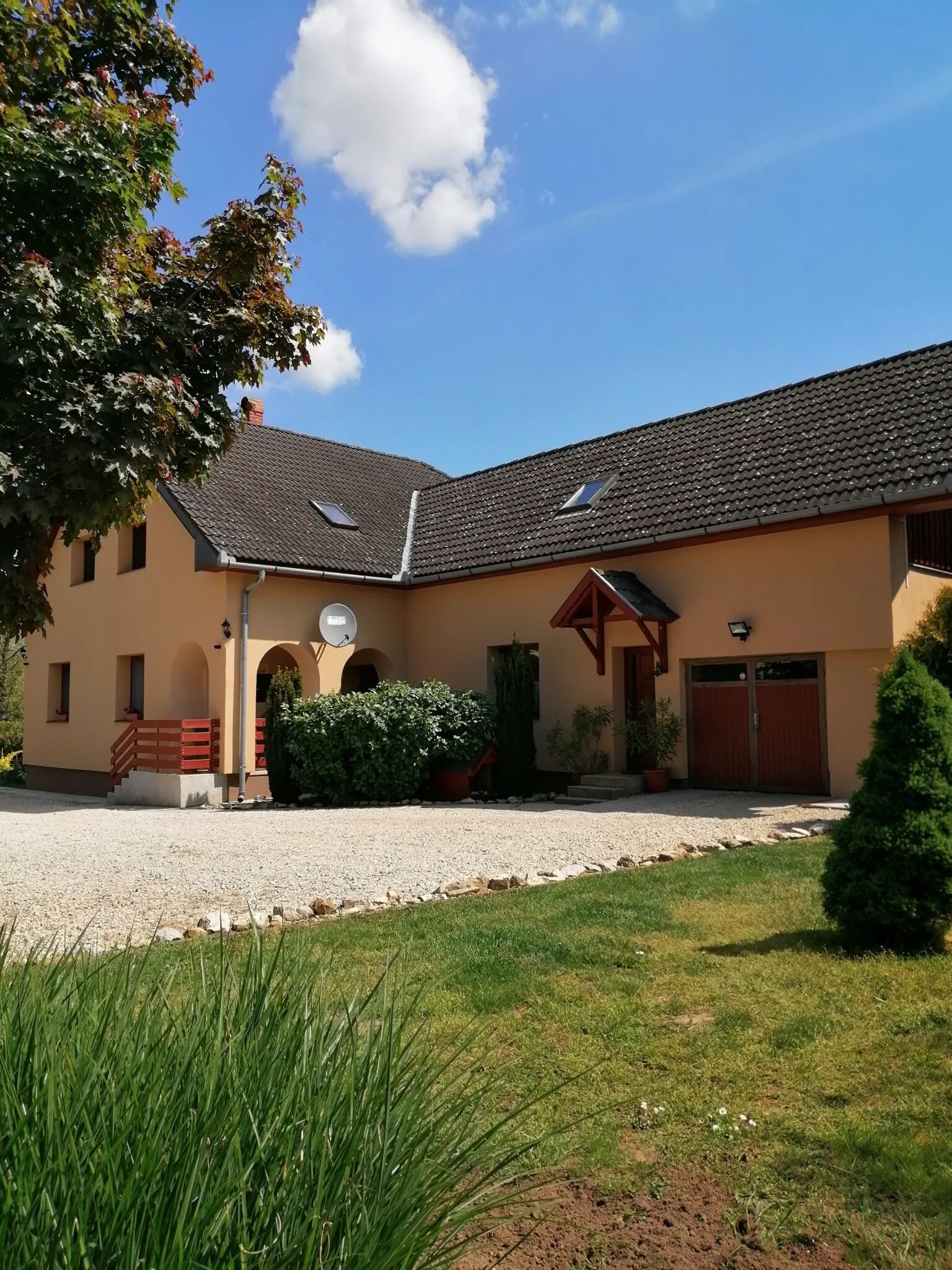 Hajnalka Apartmanház Kehidakustány - foto 1