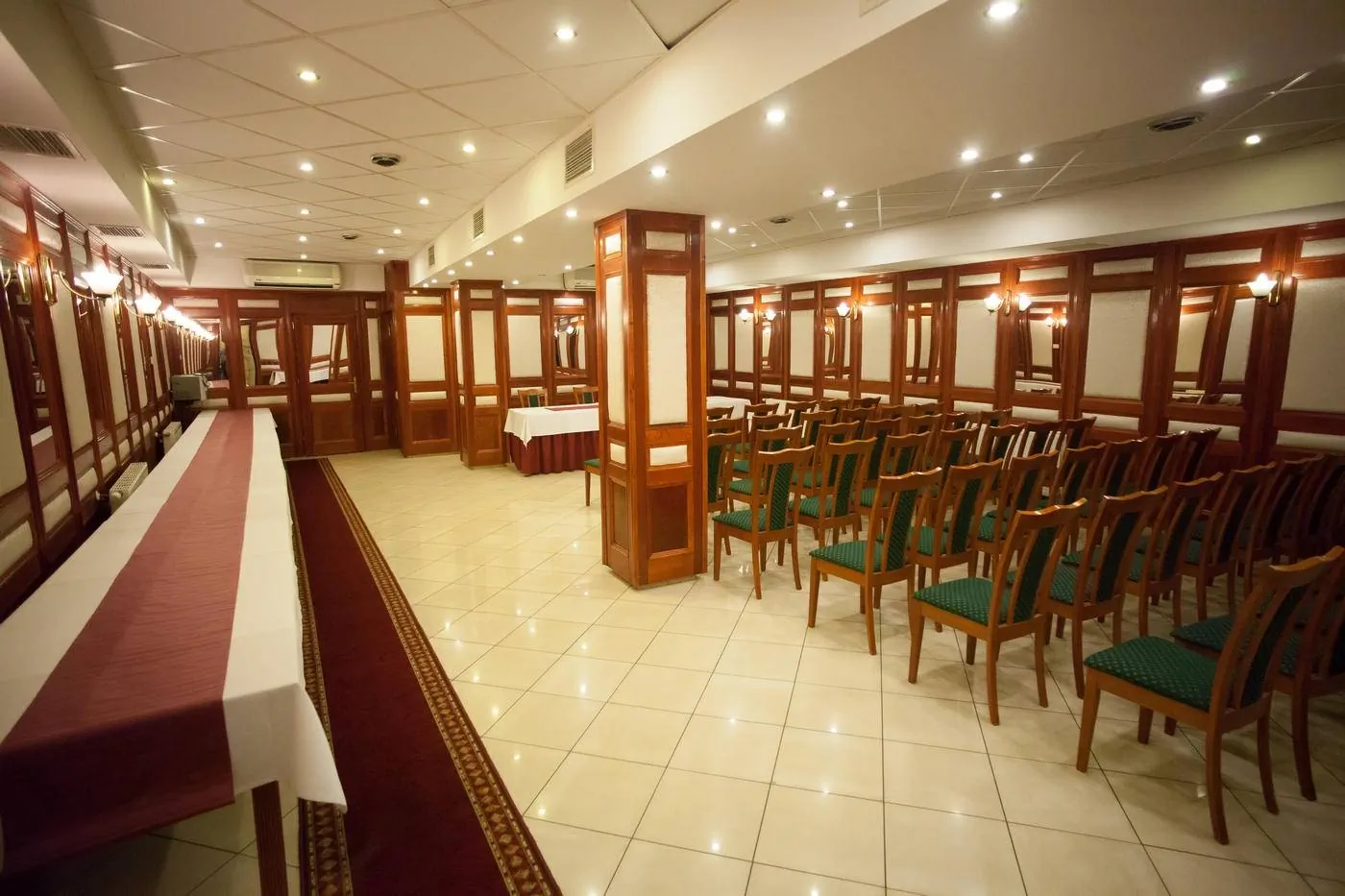 Szinbád Hotel Pécs – Pecz, Węgry