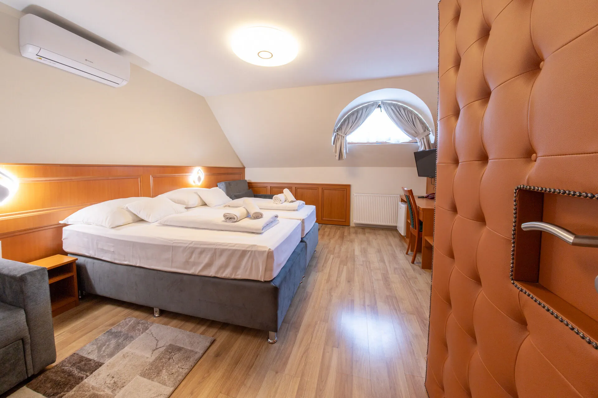 Szinbád Hotel Pécs – Pecz, Węgry