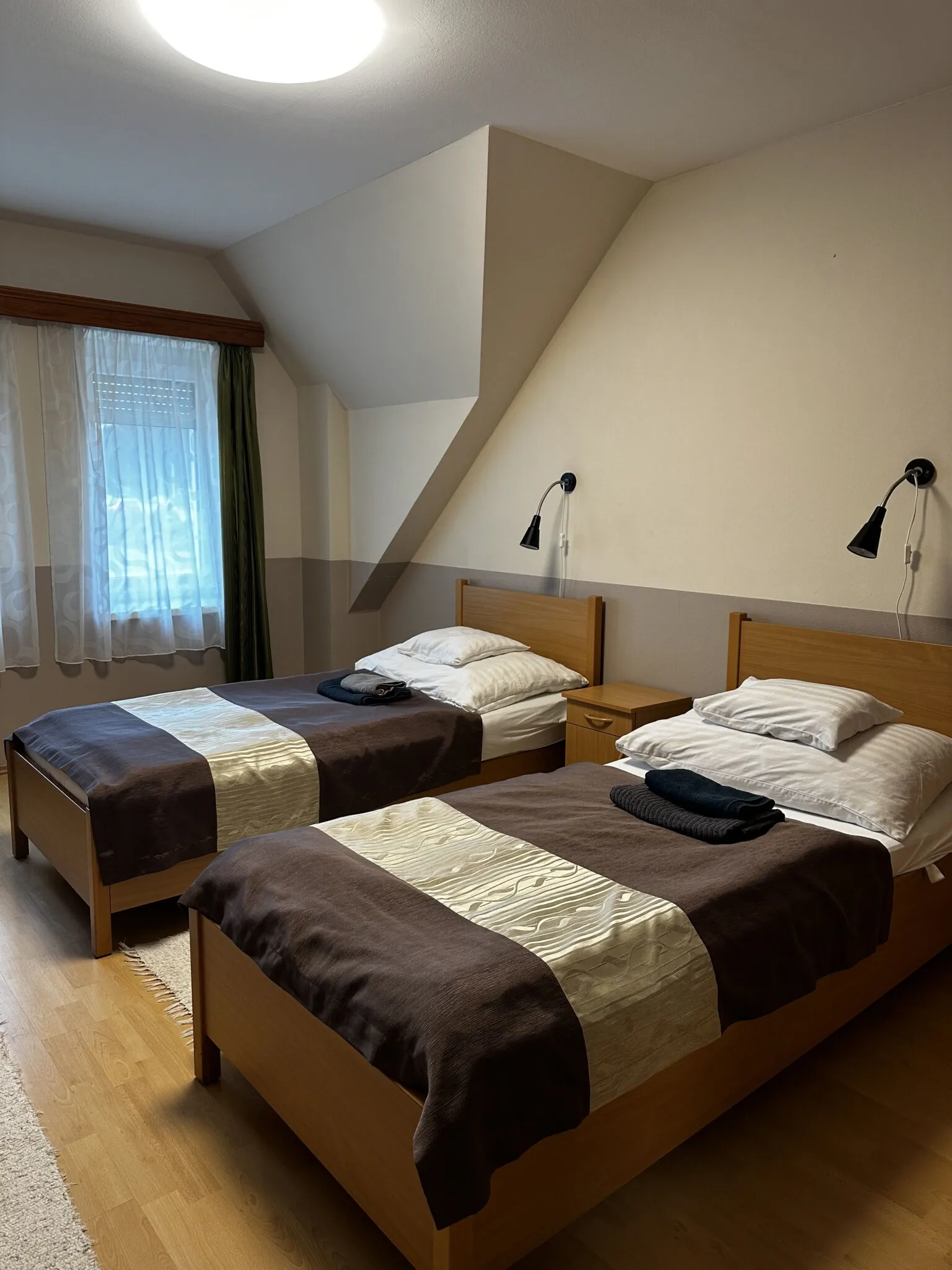 Gyarmati Panzió Étterem Veszprém – Comitatul Veszprém, Ungaria