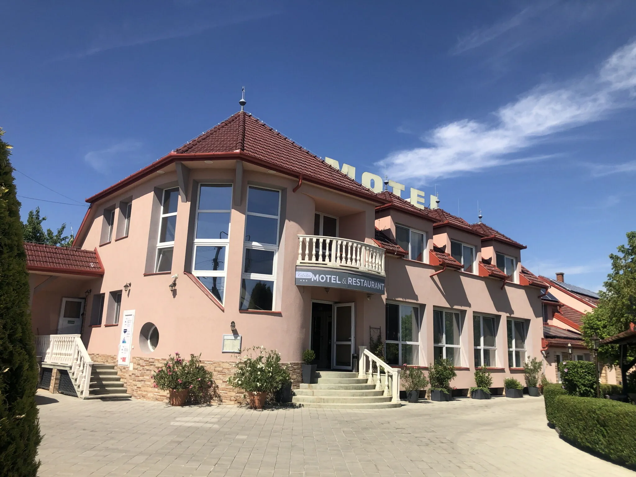 Katalin Motel Berettyóújfalu - foto 1