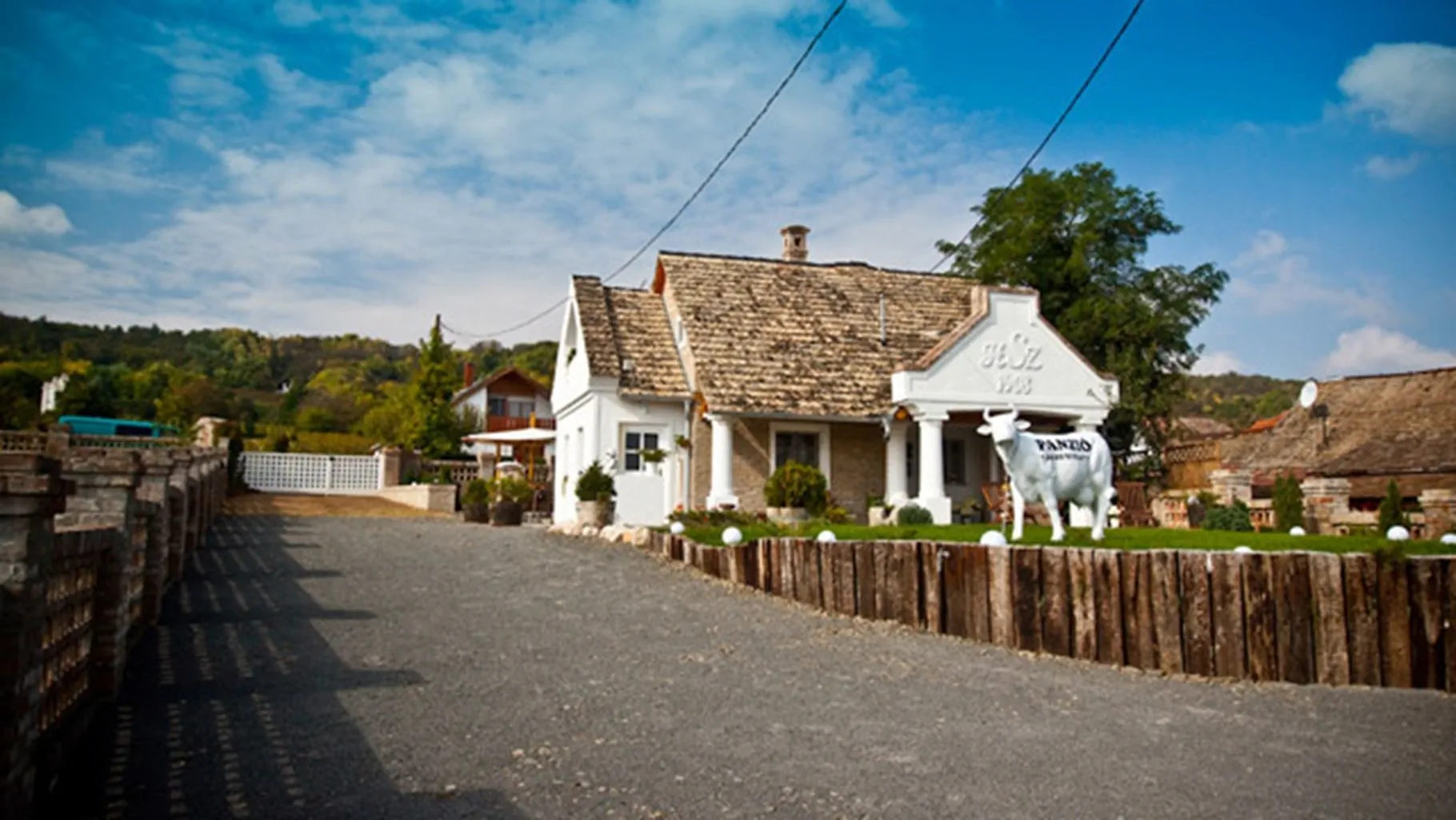 Fehér Tehén Vendégház Szekszárd – Szekszárd, Ungaria