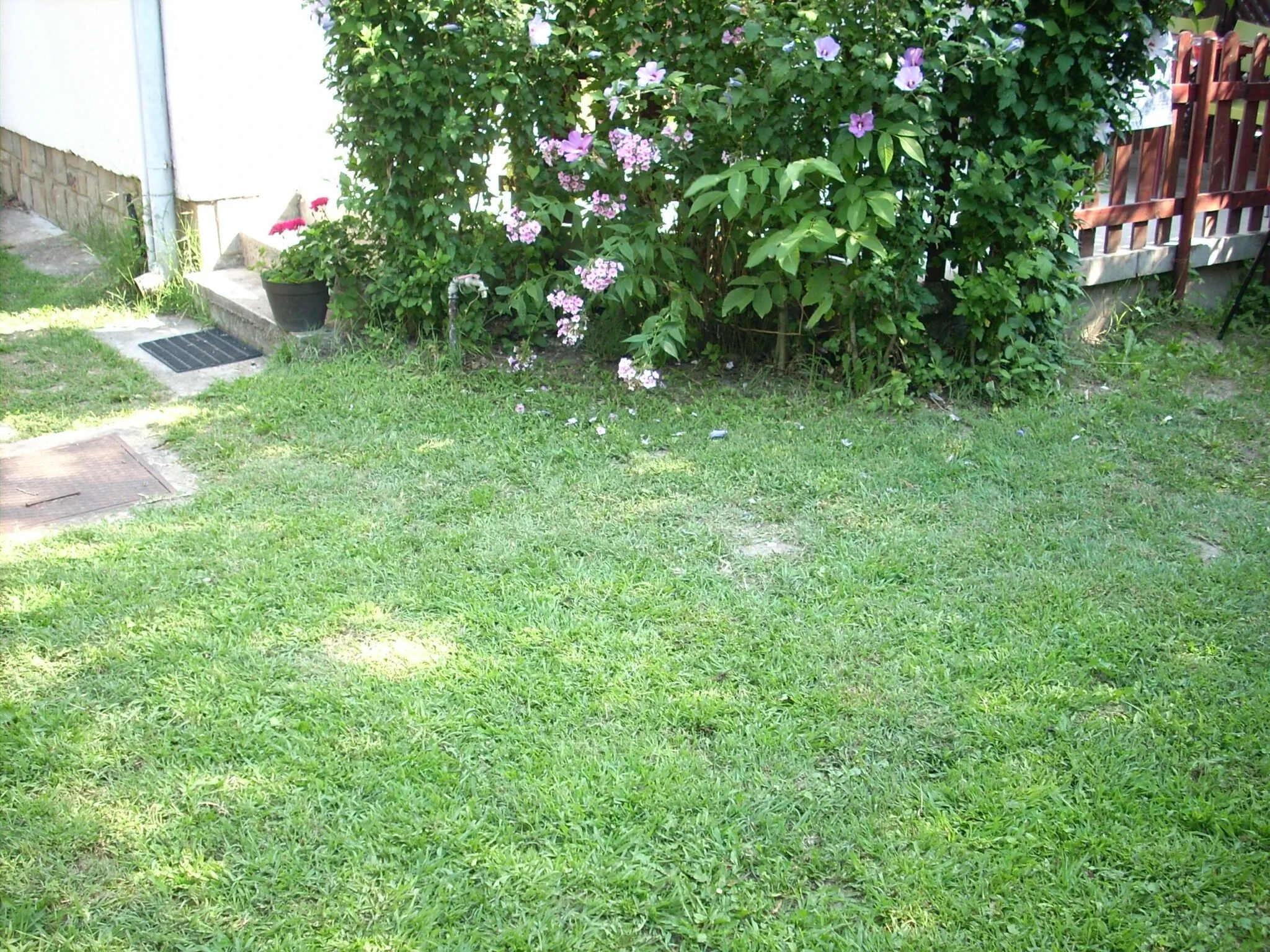 Zsuzsanna Vízközeli Kertes Apartman Balatonlelle – Balatonlelle, Ungaria