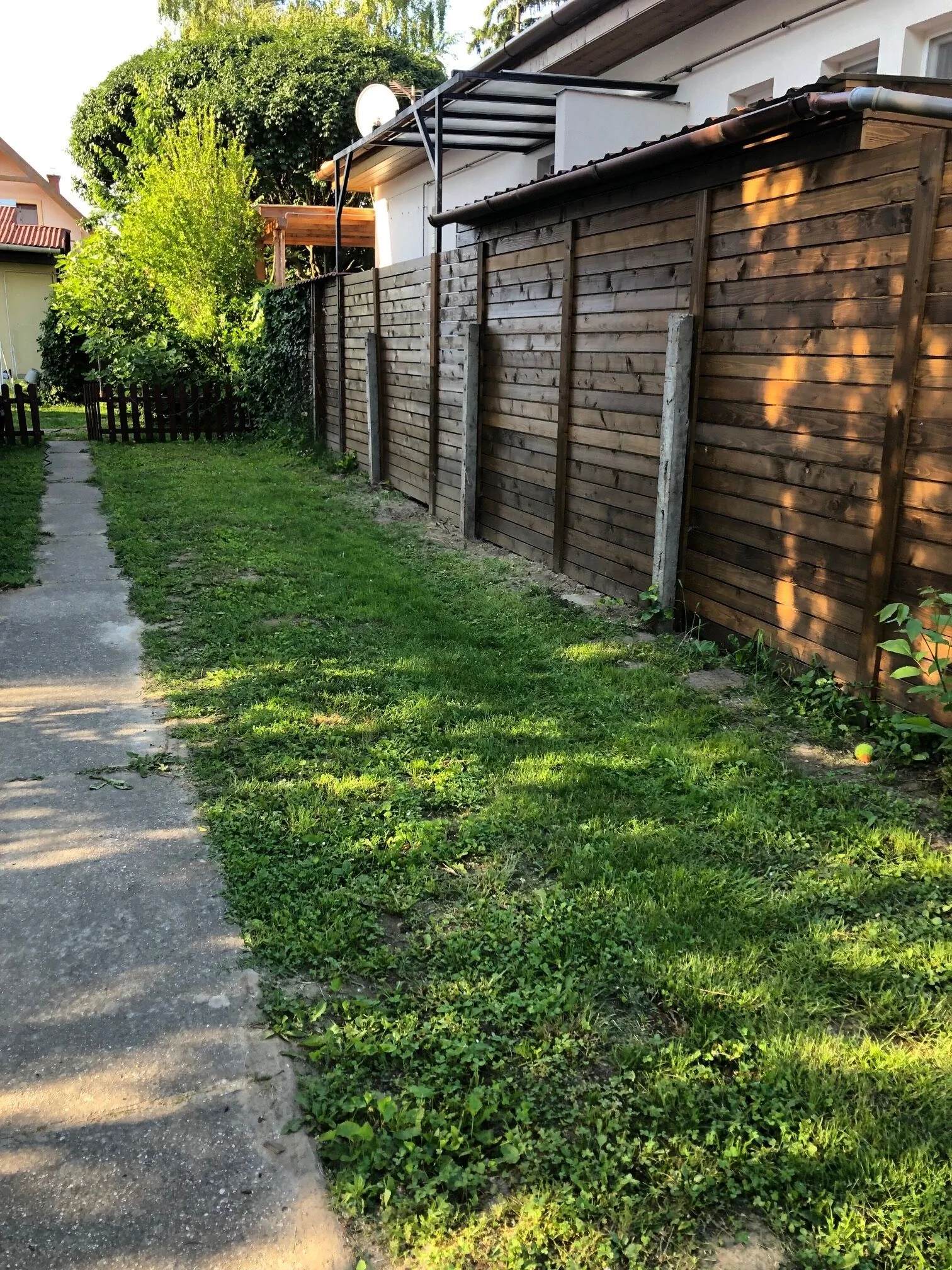 Zsuzsanna Vízközeli Kertes Apartman Balatonlelle – Balatonlelle, Ungaria