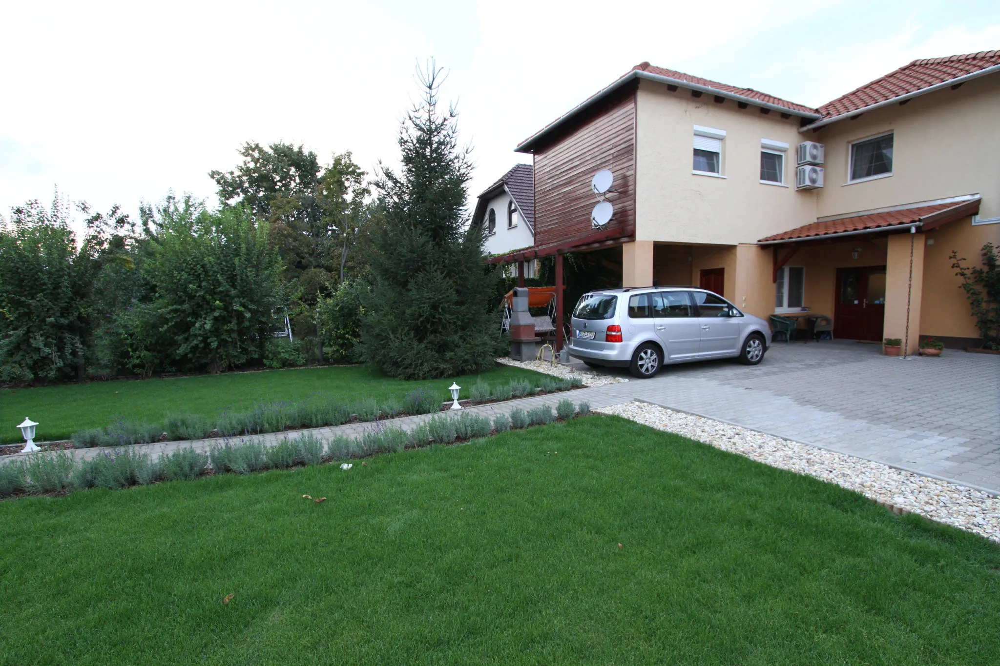 Ilona Apartmanház Komárom – Komárom, Ungaria