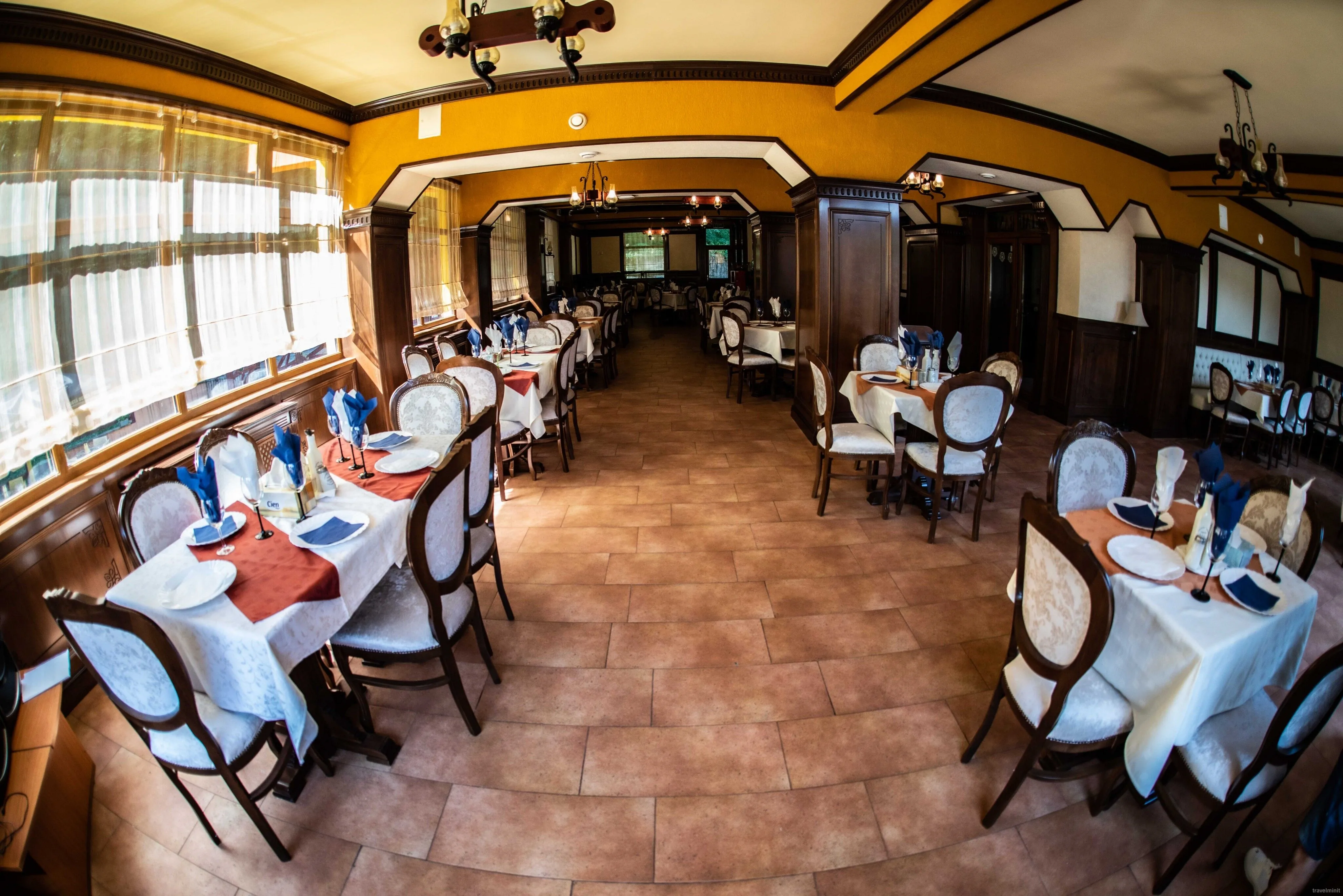 Hotel Trei Brazi Băile Olănești – Băile Olăneşti, România
