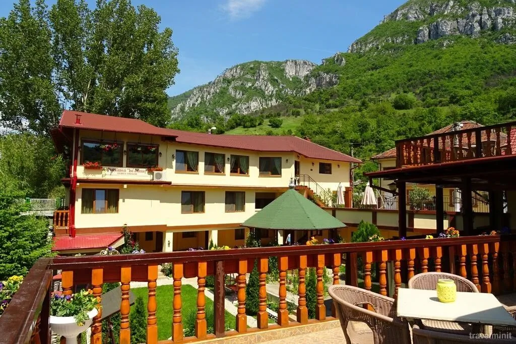 Pensiunea Cuibul Viselor "La Johnny" Băile Herculane – Băile Herculane, România
