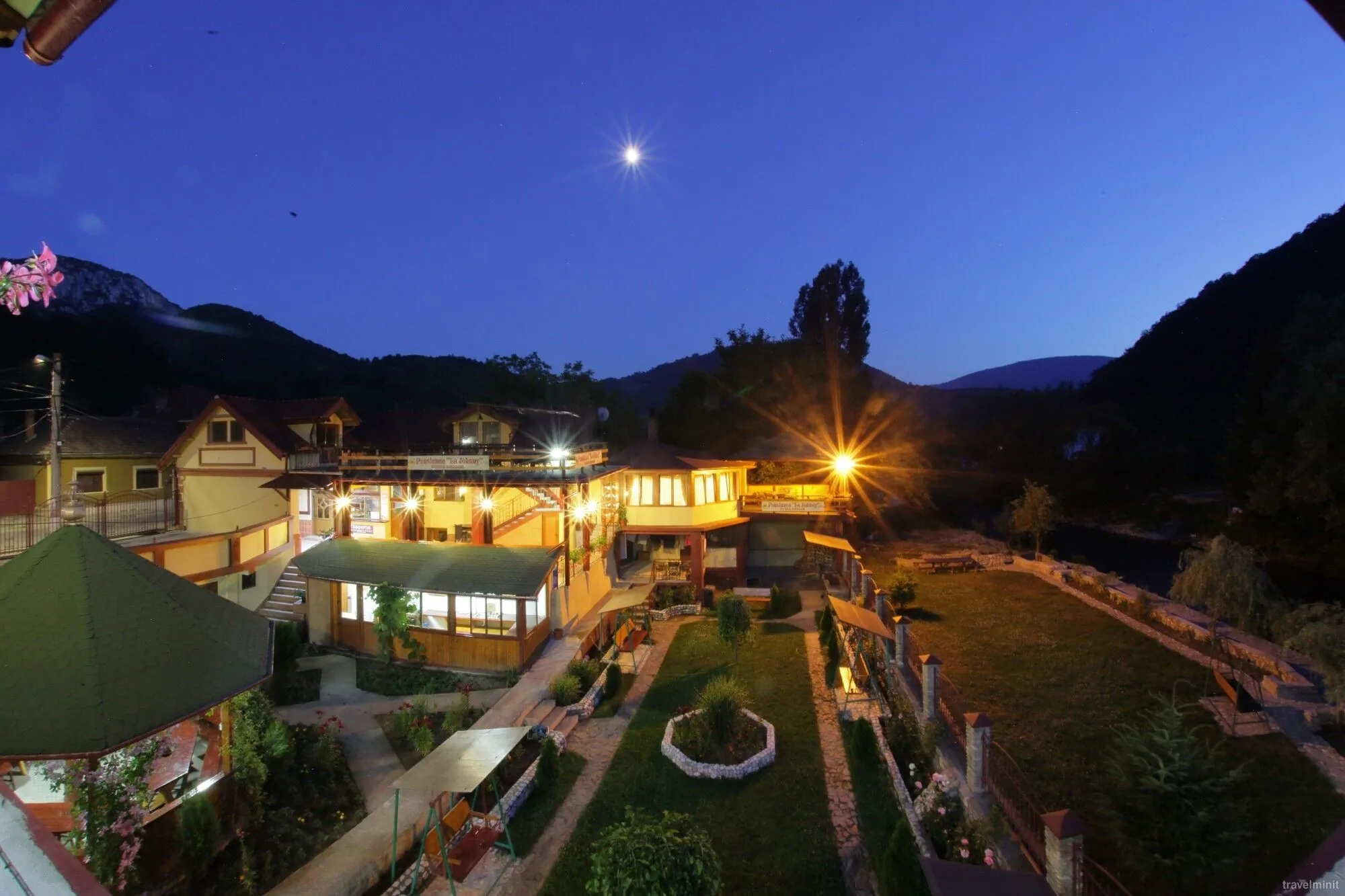 Pensiunea Cuibul Viselor "La Johnny" Băile Herculane – Băile Herculane, România