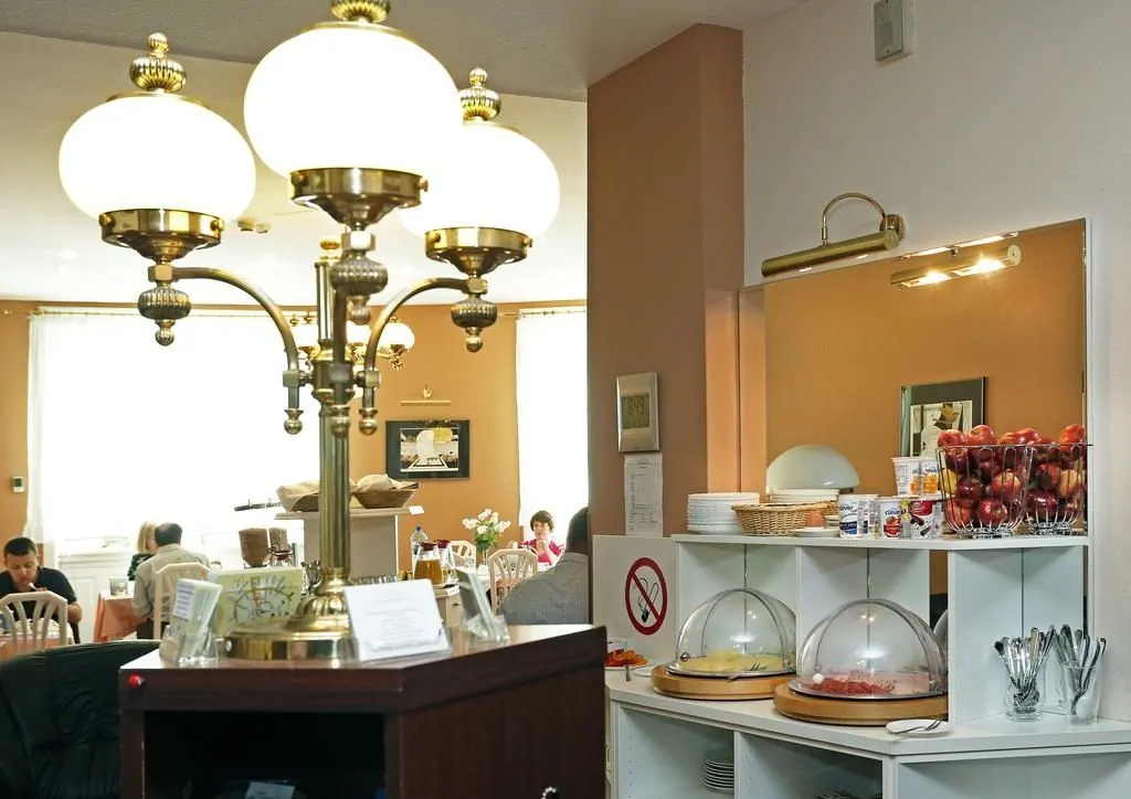 Hotel-Pension Continental Wien – Viena, Austria