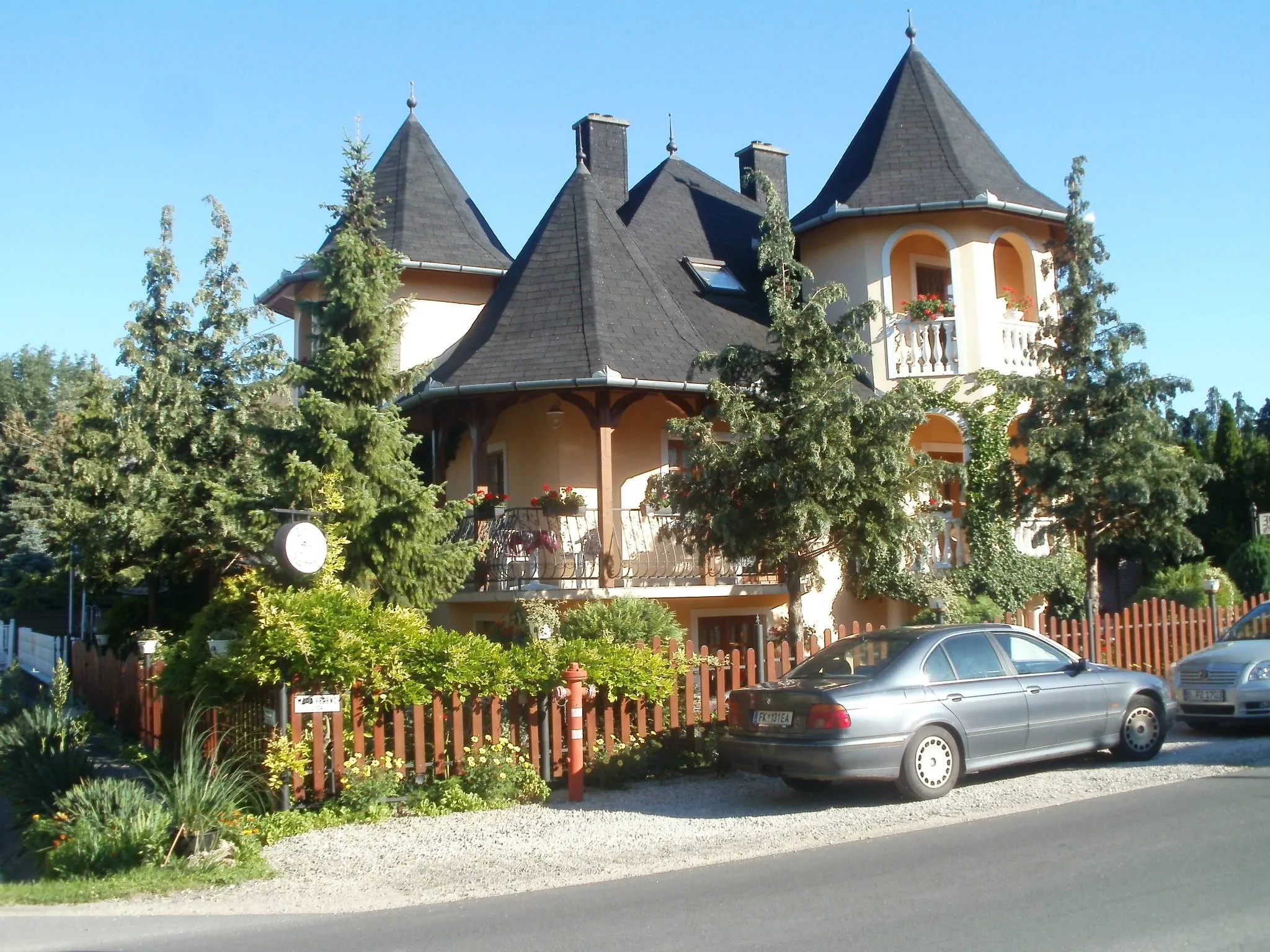 Ilona Kis Kastély Panzió Keszthely – Keszthely, Ungaria