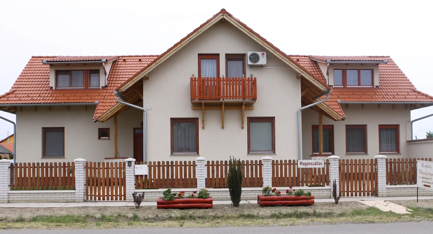 Csipkeház Apartman Cserkeszőlő – Cserkeszőlő, Węgry