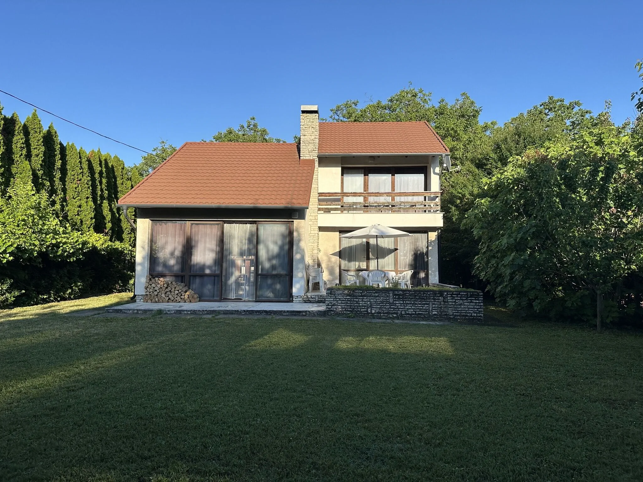 Family Vacation Guesthouse Balatonkenese – Balatonkenese, Ungaria