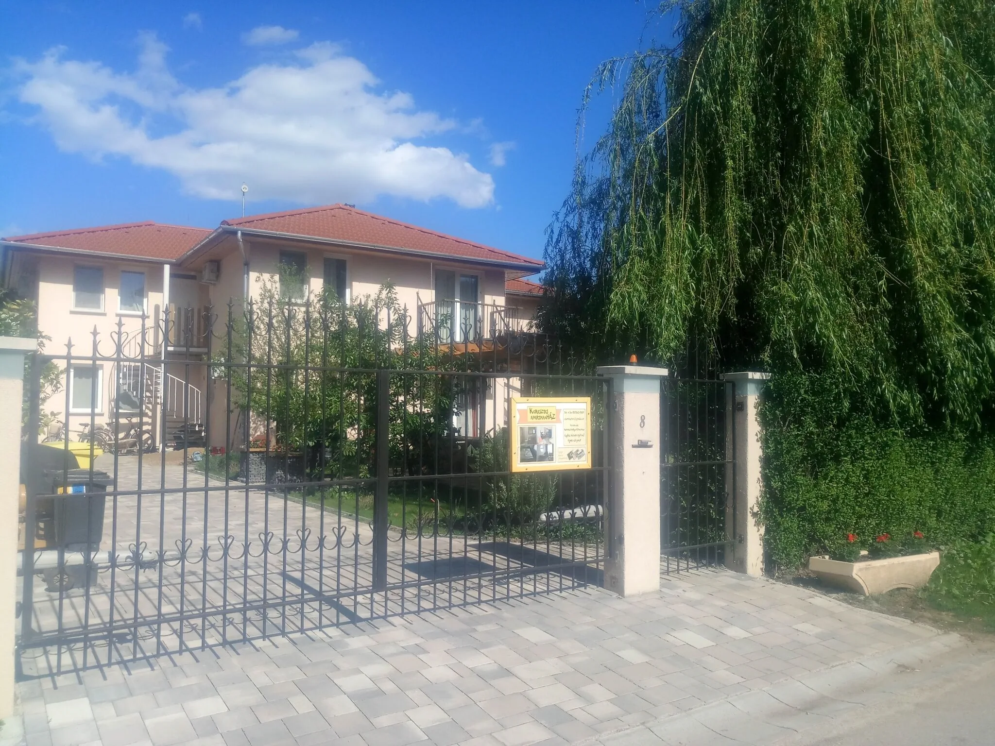 Keresztes Apartmanház Balatonlelle – Balatonlelle, Ungaria