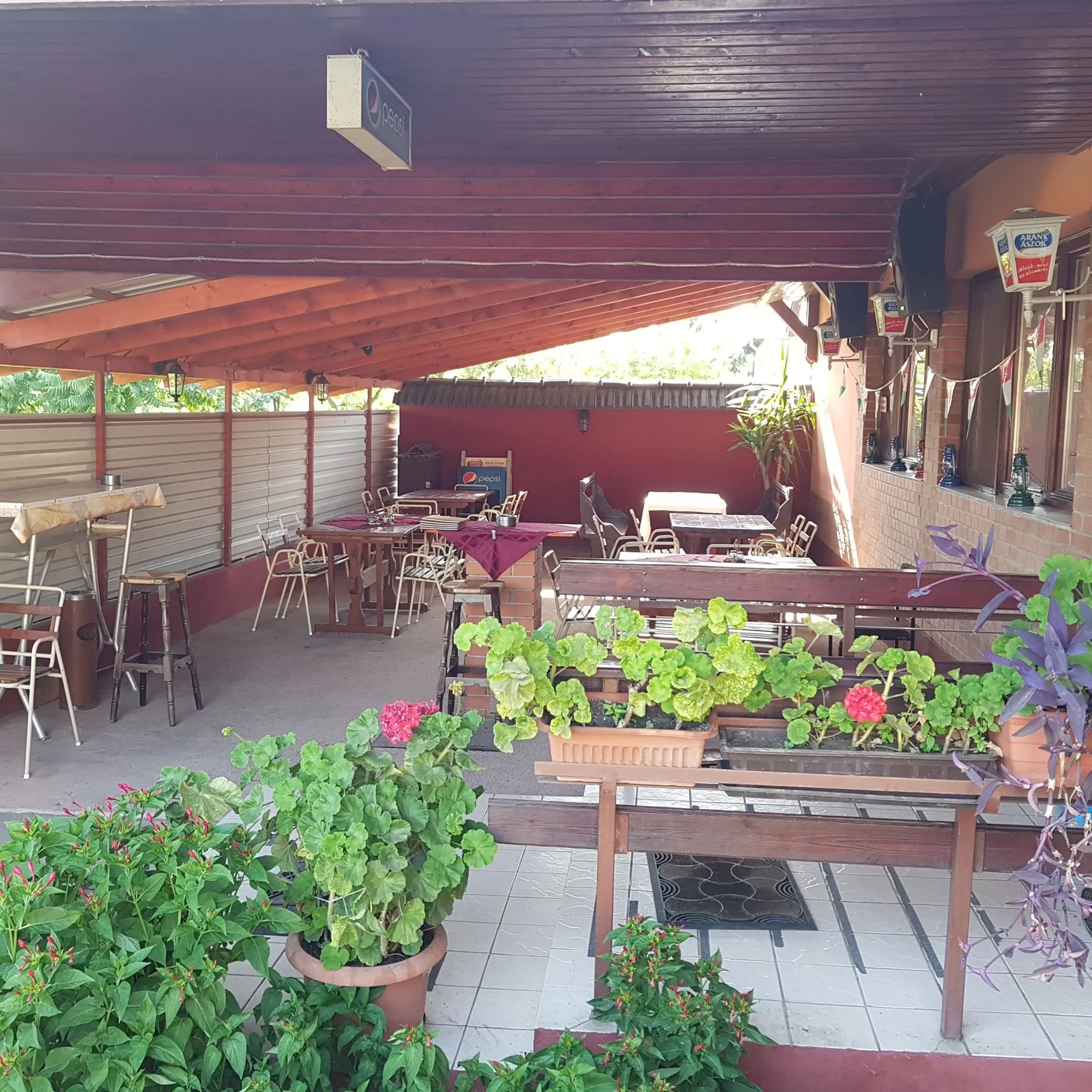 Flamingó Vendéglő és Szállás Téglás – Téglás, Maďarsko