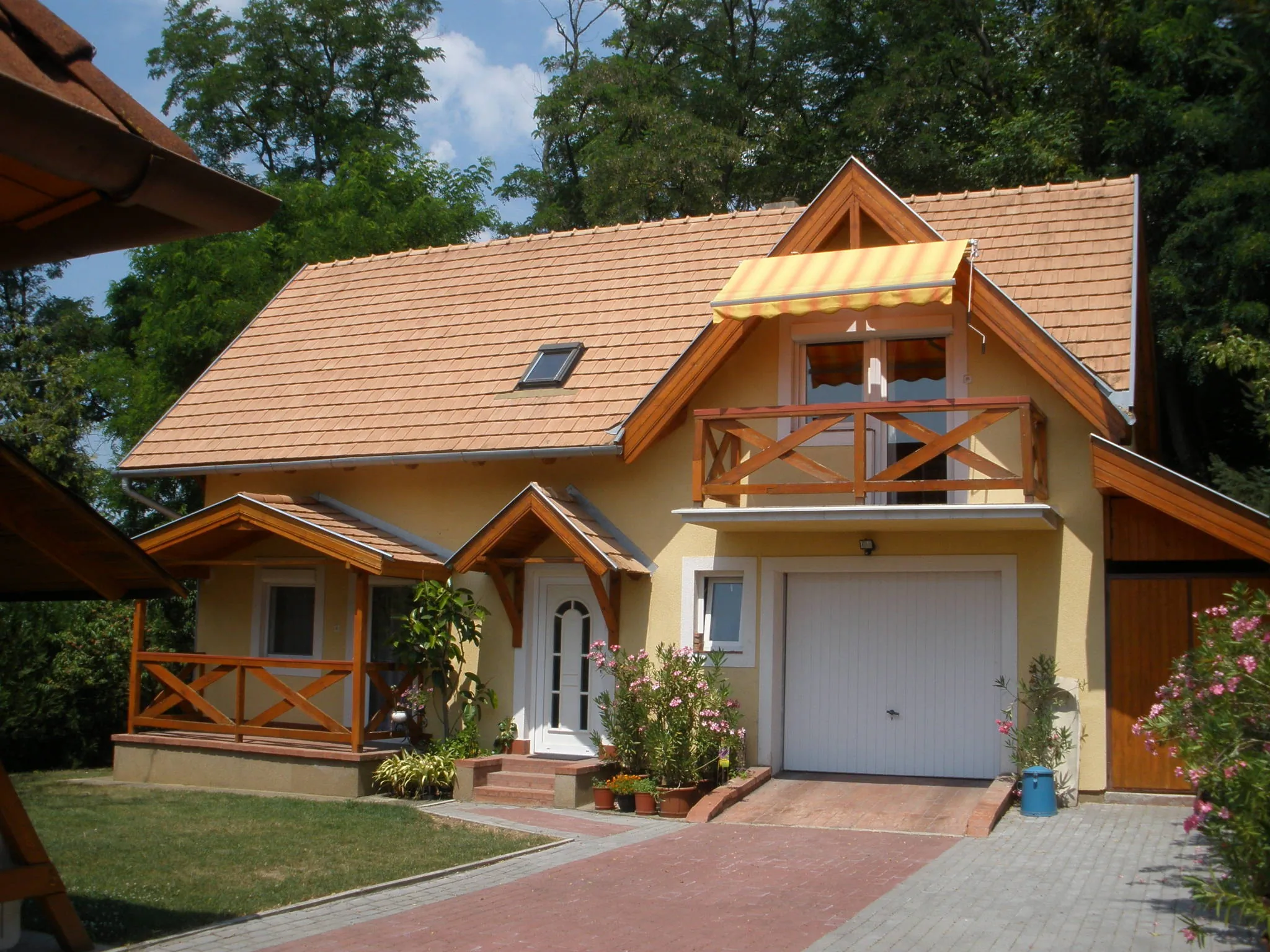Emília Apartmanház Hévíz - foto 1