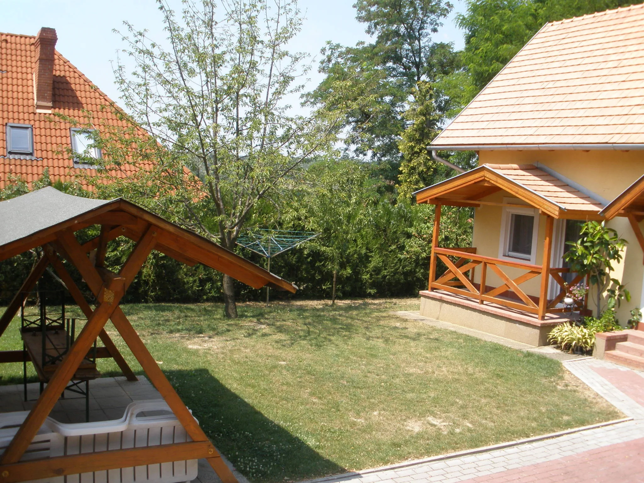 Emília Apartmanház Hévíz - foto 2