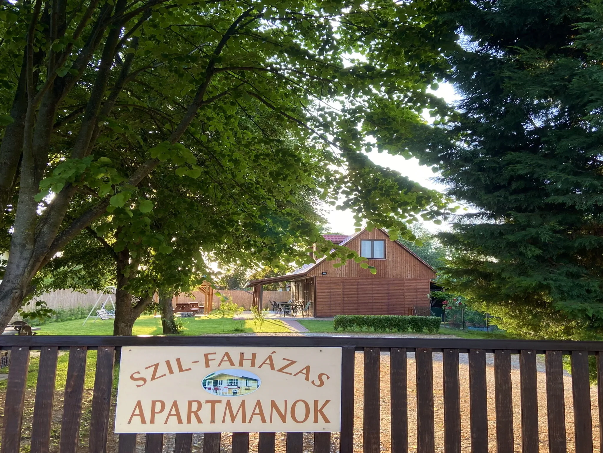 Szil Faházas Apartman Abádszalók – Abádszalók, Węgry