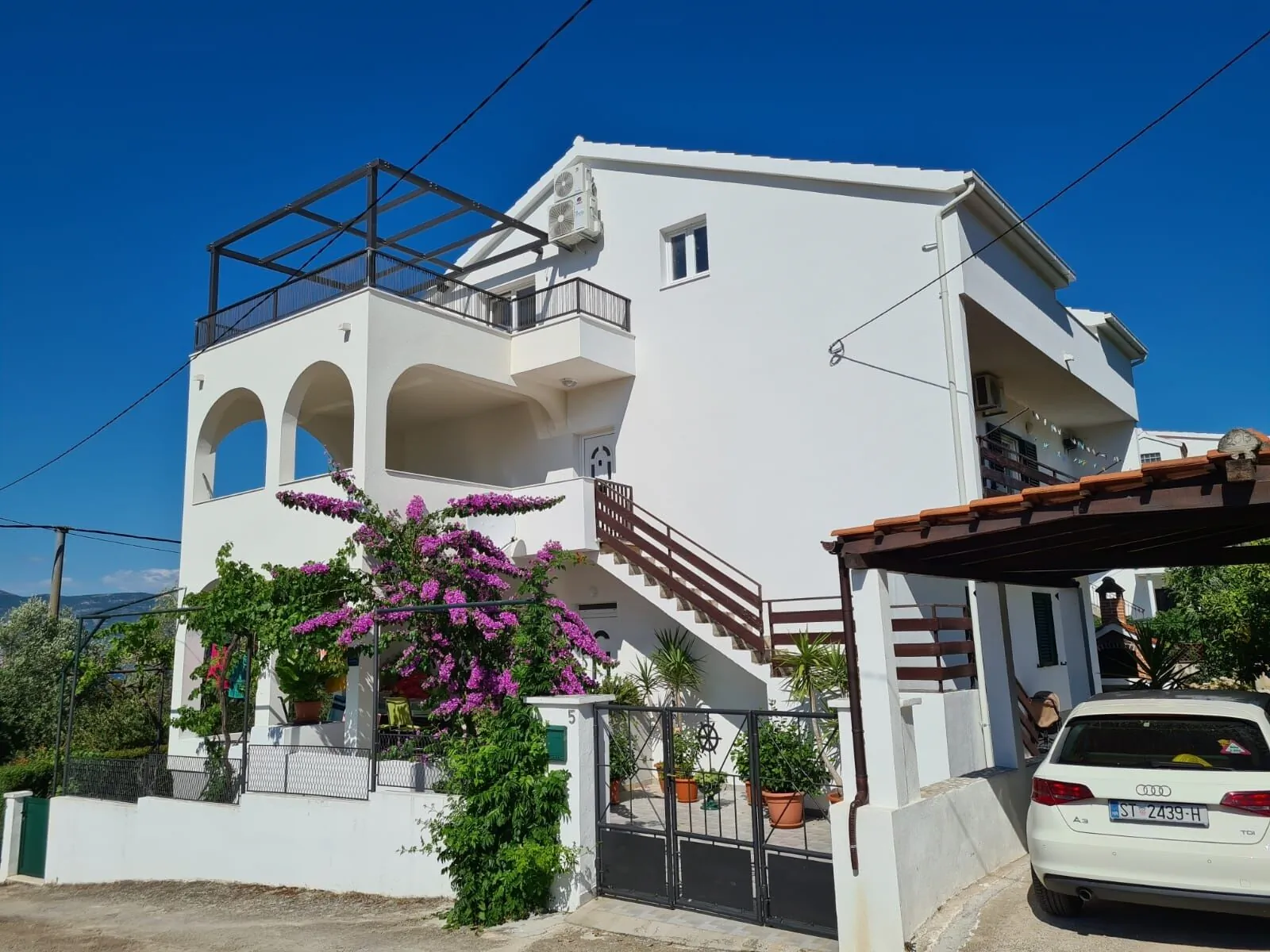 Apartman Ivica Arbanija - foto 1