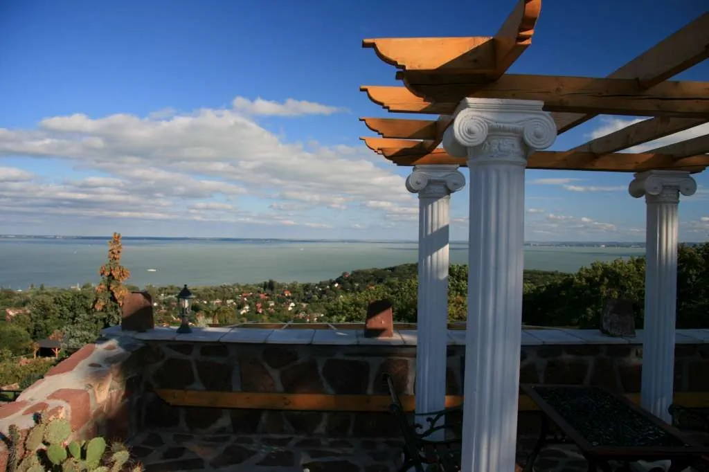 Egzotikus Kert Apartmanház Balatonalmádi – Balatonalmádi, Maďarsko