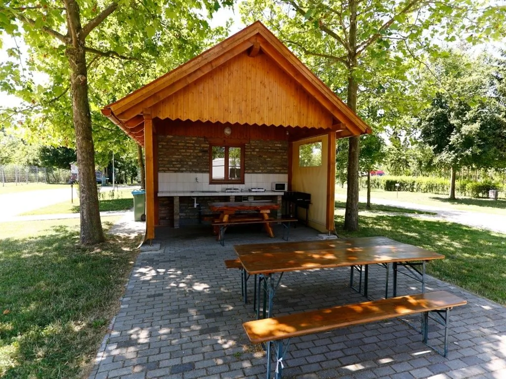 Lipóti Termál - és Élményfürdő & Camping - foto 8